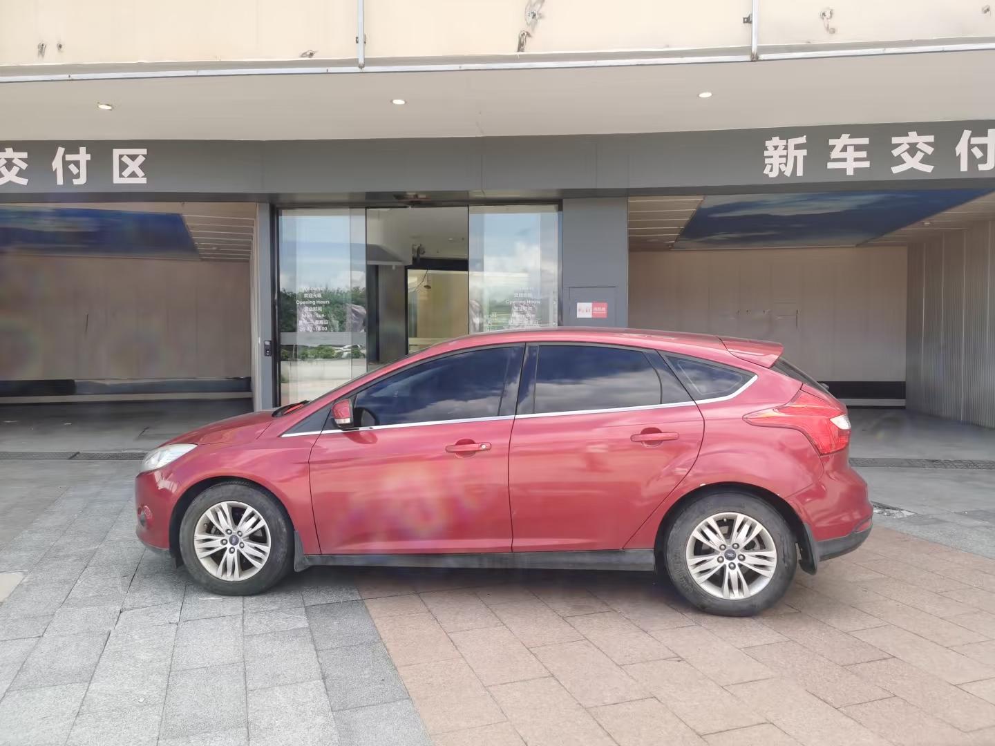 Ford Focus ST 2012 thumb 10