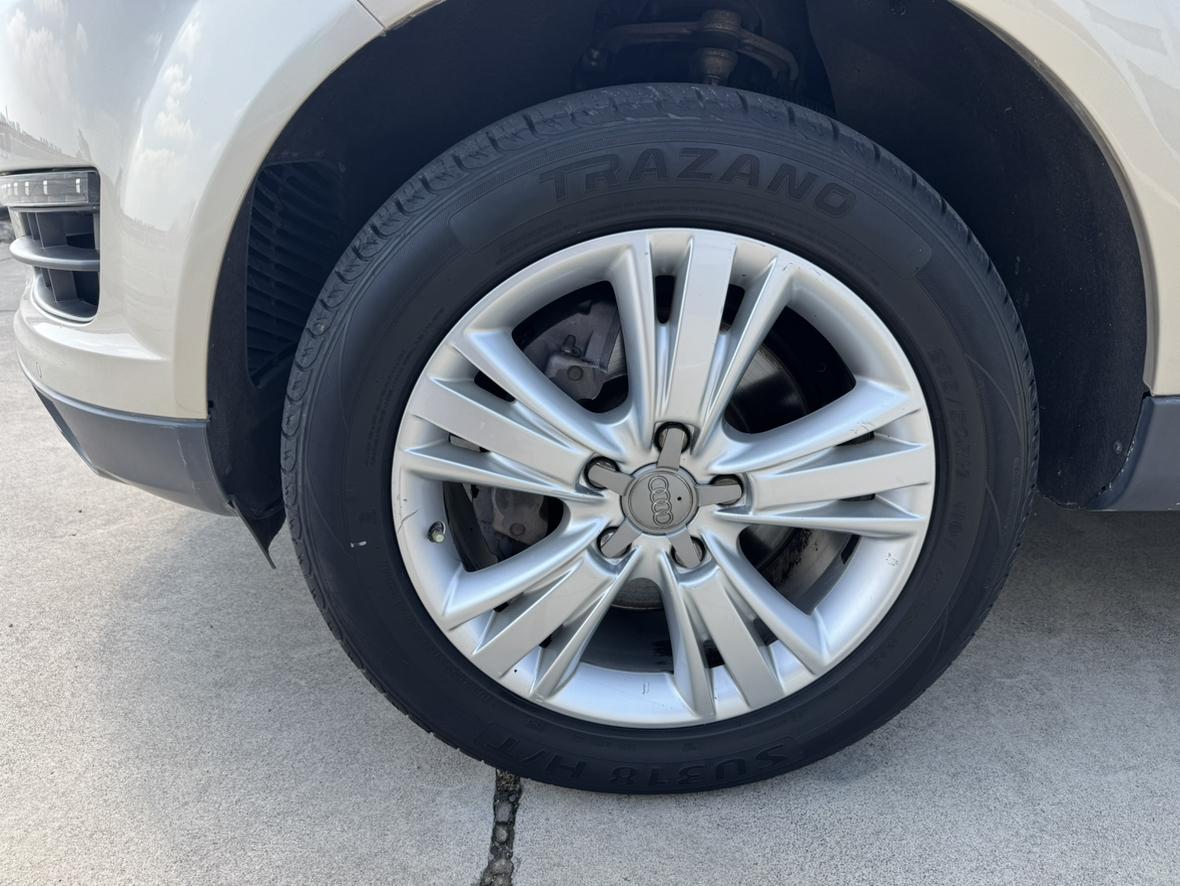 Audi Q7 2014 thumb 5