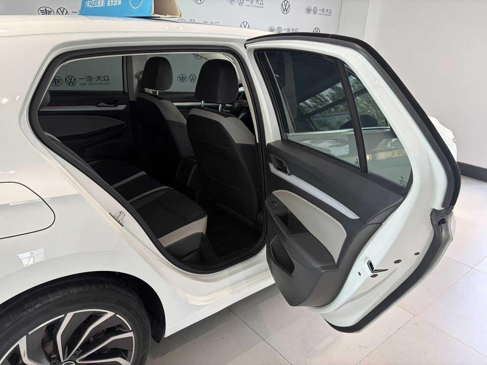Volkswagen Golf Sportsvan 2024 thumb 7