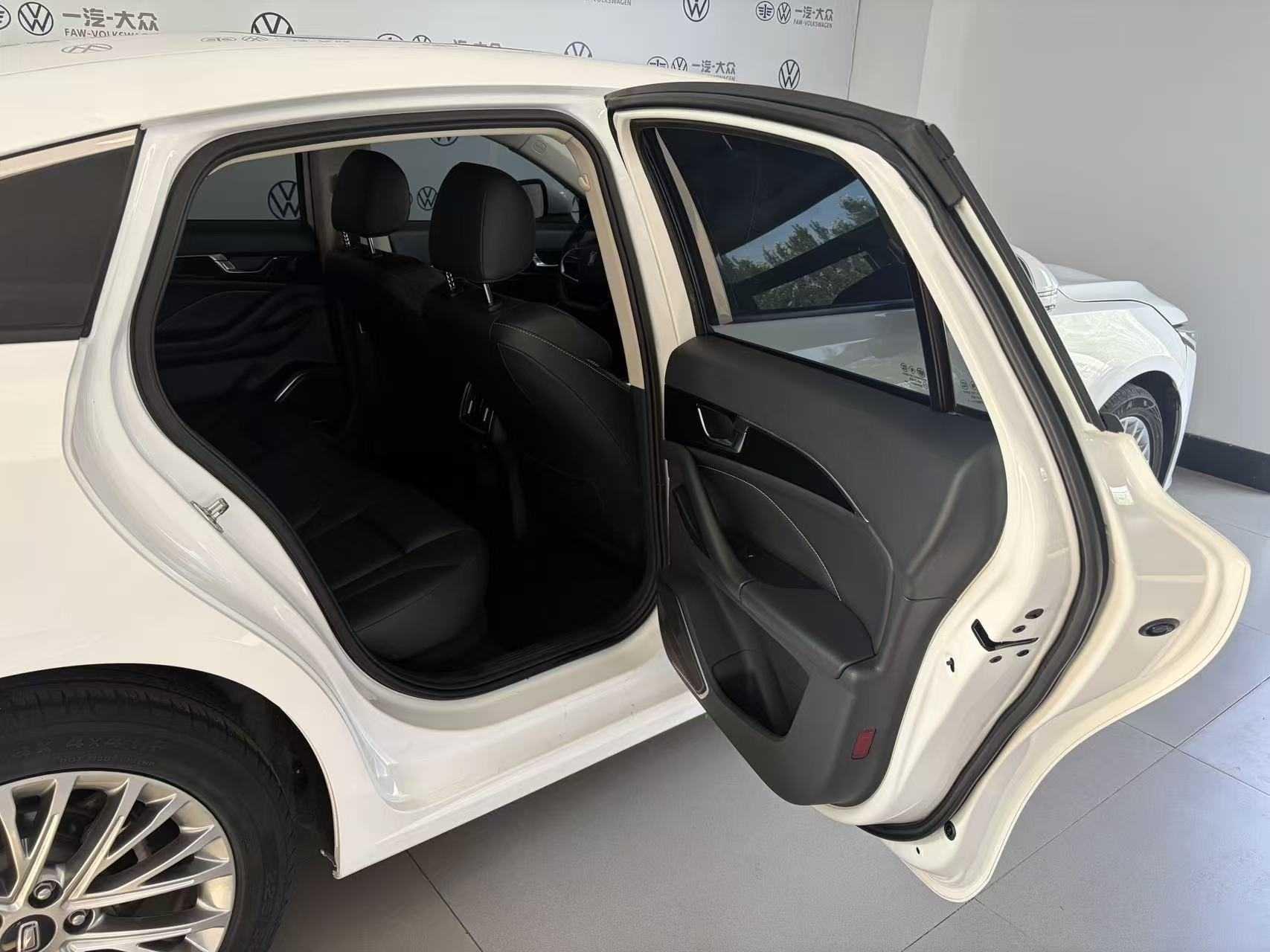 Volkswagen Golf Sportsvan 2024 thumb 8