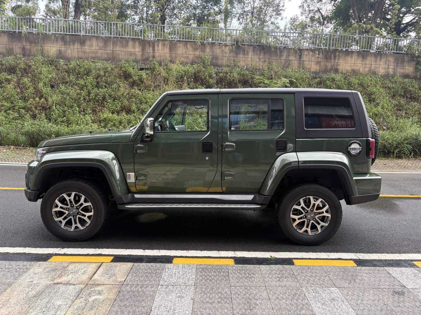 BJ 40 2023 thumb 2