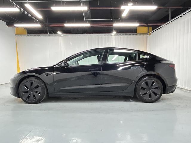 Tesla Model 3 2025 thumb 2