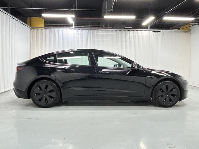 Tesla Model 3 2025 thumb 6