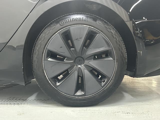 Tesla Model 3 2025 thumb 7