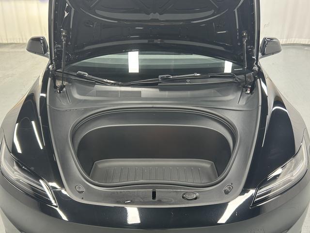 Tesla Model 3 2025 thumb 8