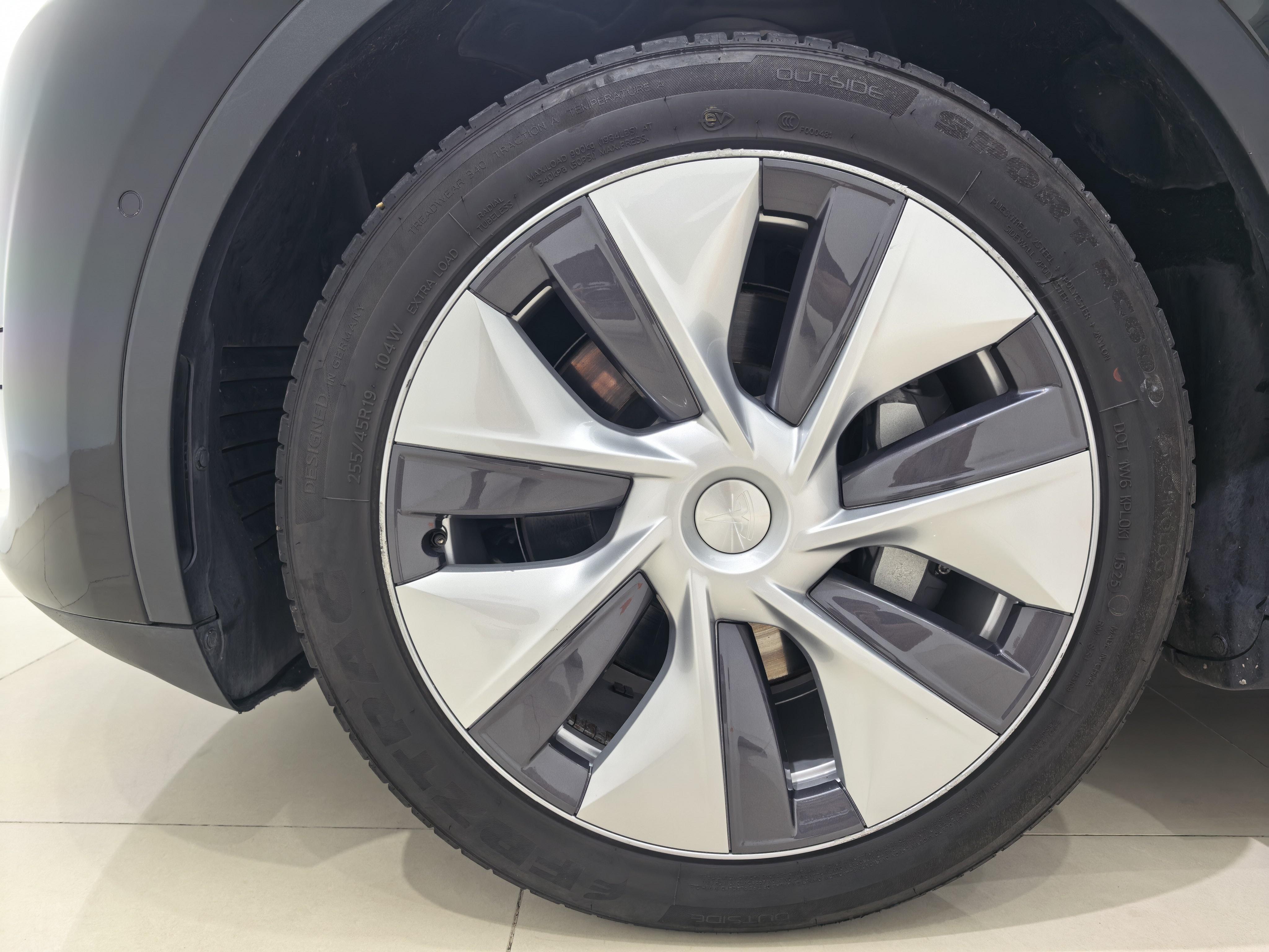 Tesla Model Y 2022 thumb 9