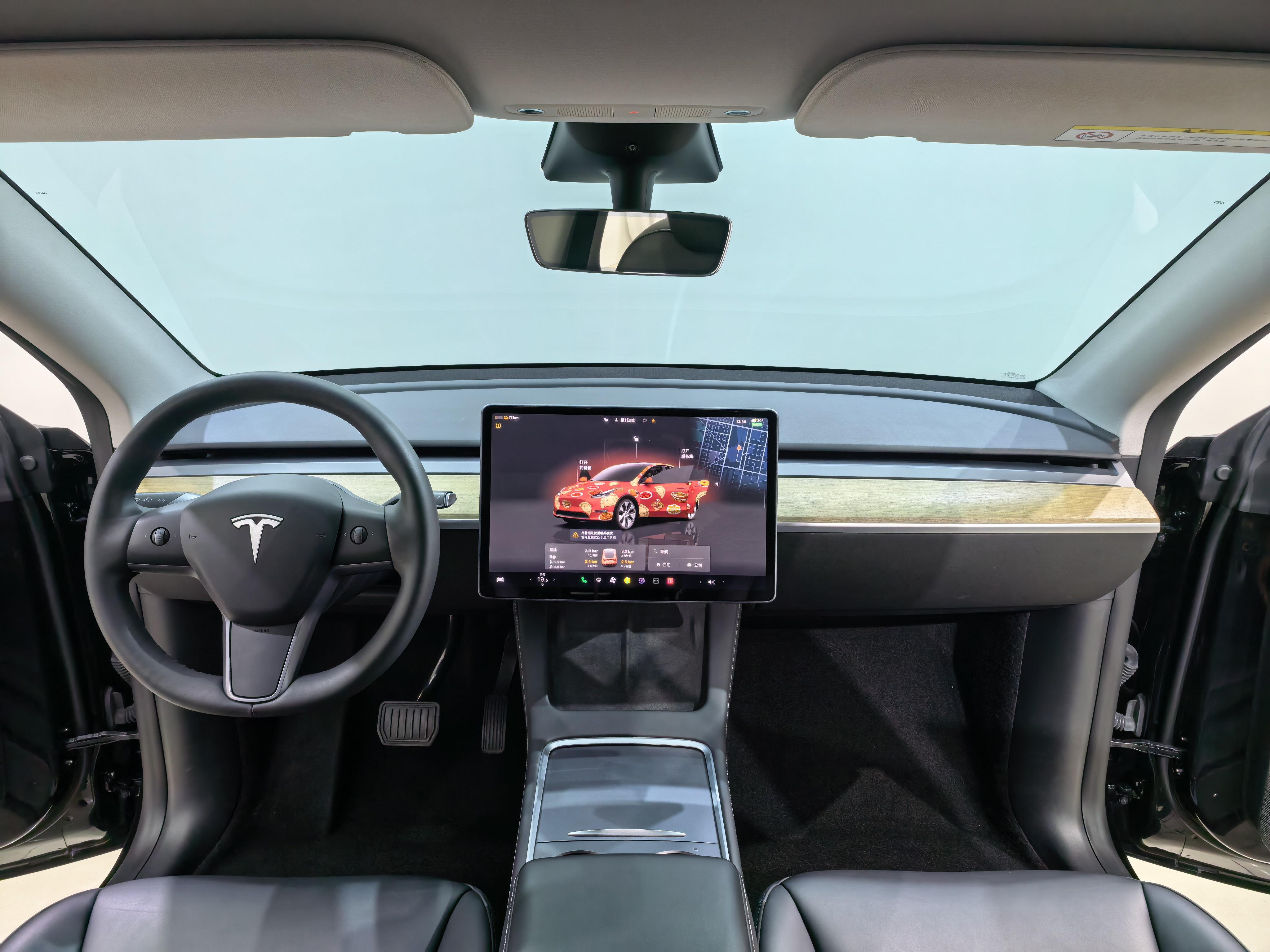 Tesla Model Y 2022 thumb 11