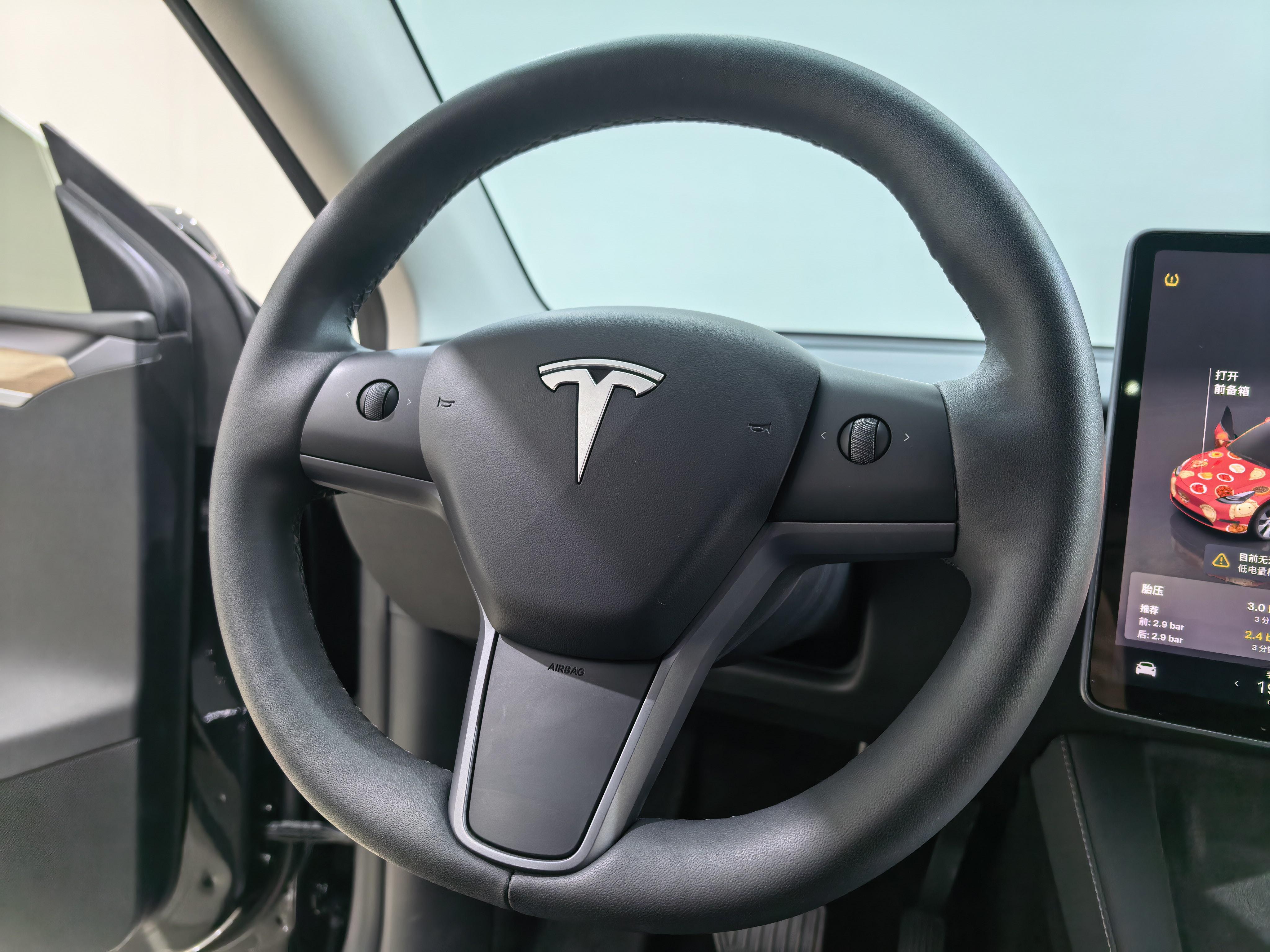 Tesla Model Y 2022 thumb 12