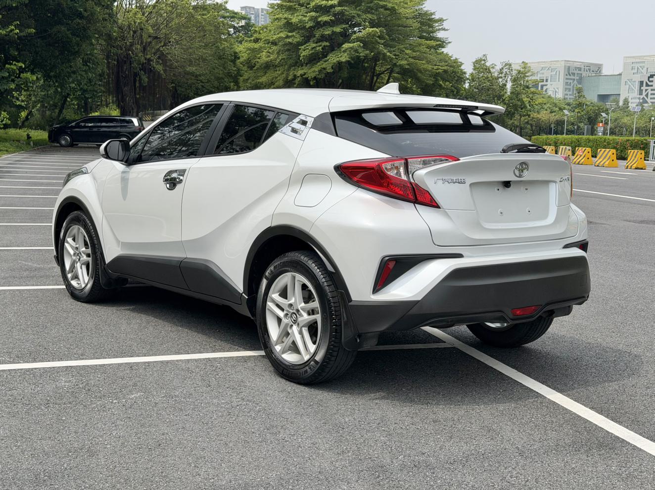 Toyota C-HR 2021 thumb 2