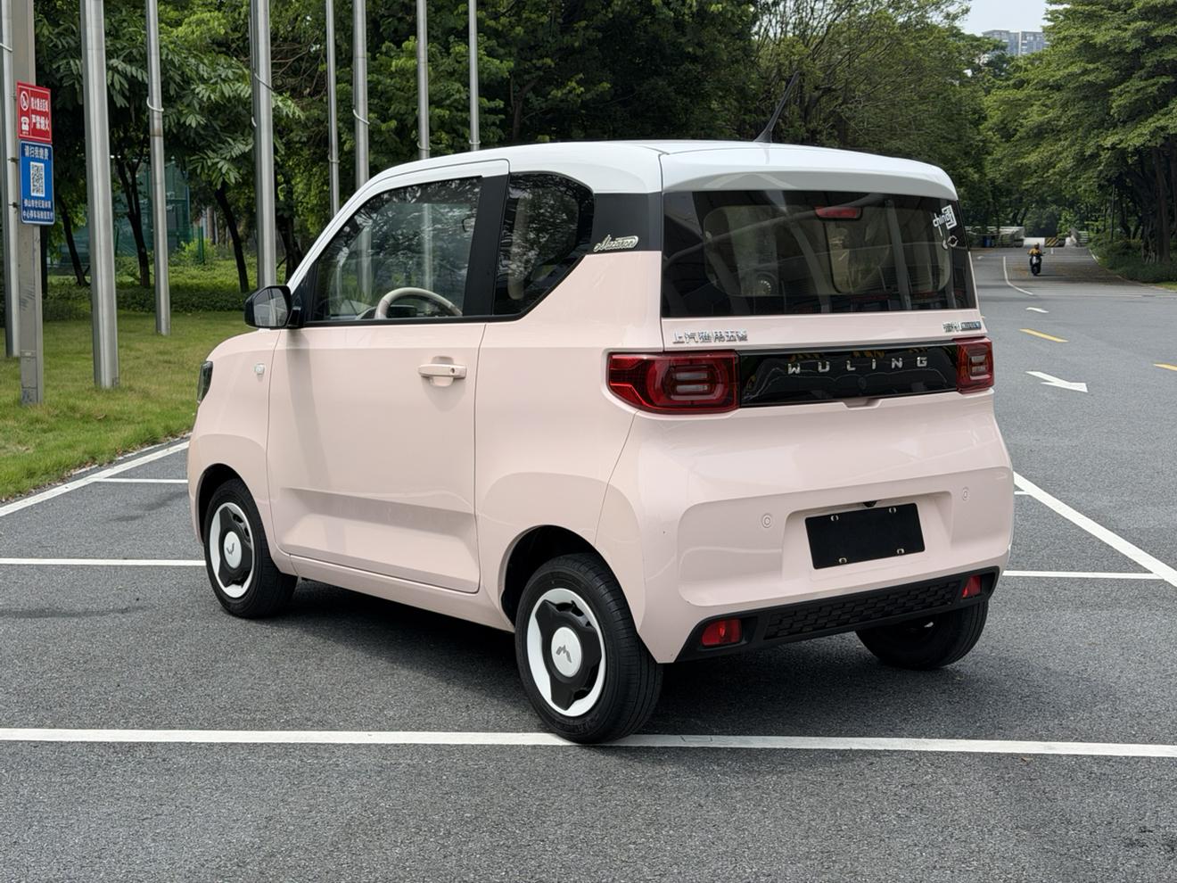 Wuling Mini EV 2021 thumb 2