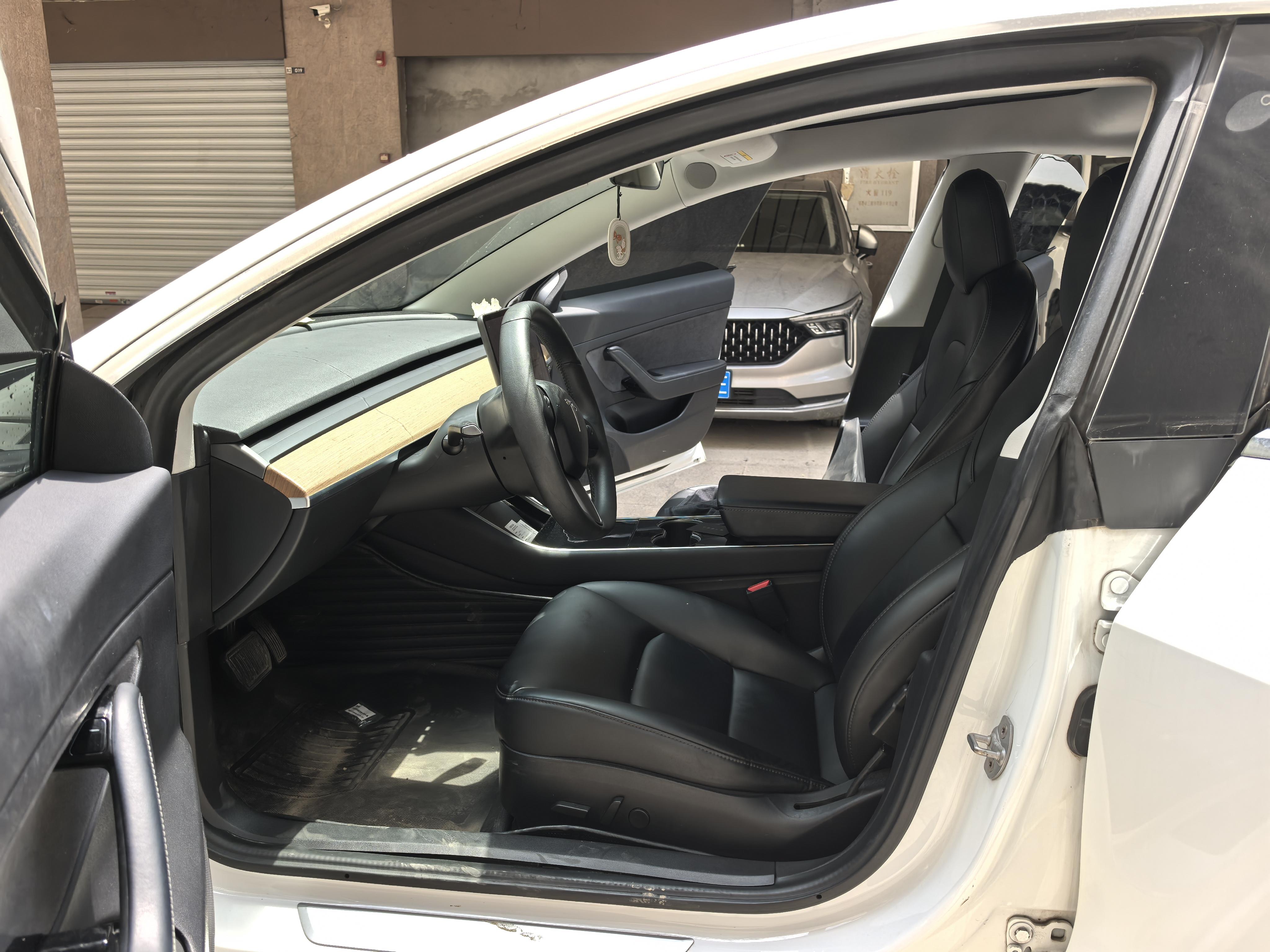 Tesla Model 3 2019 thumb 7