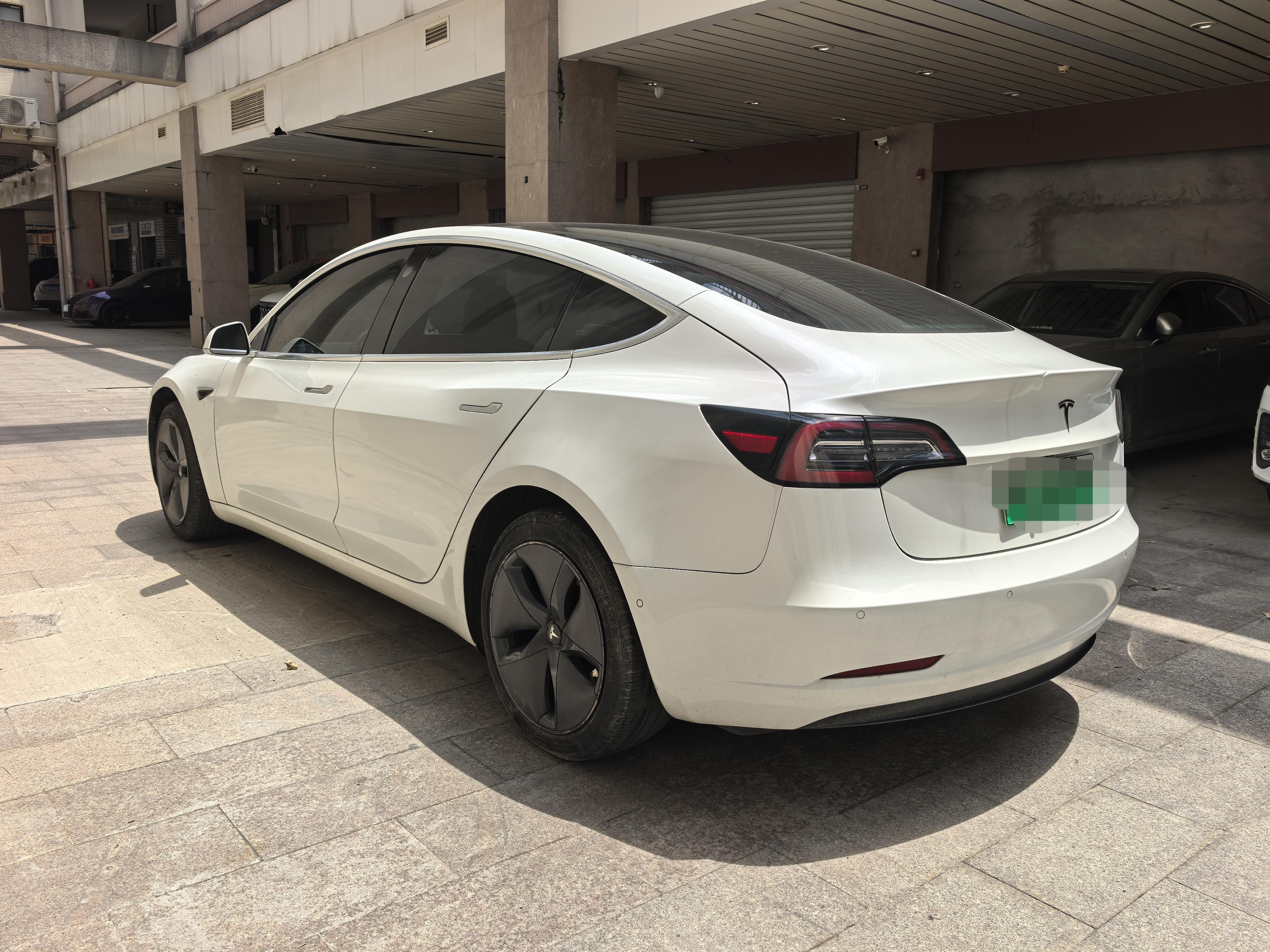 Tesla Model 3 2019 thumb 10