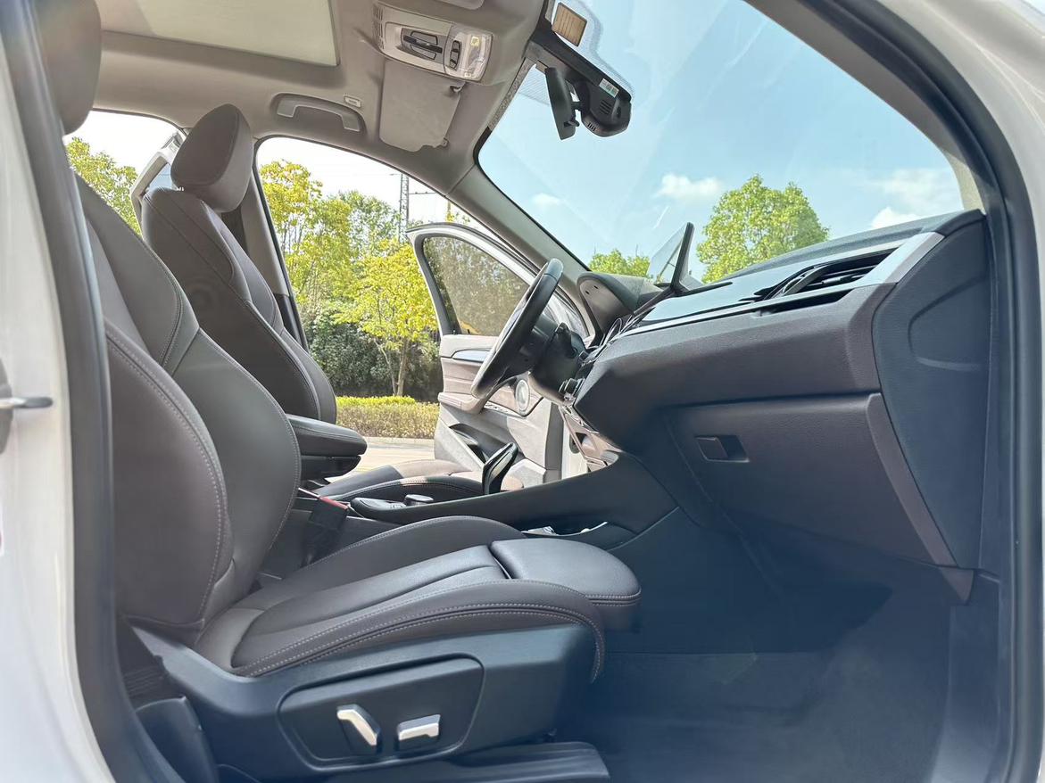 BMW X1 2022 thumb 8