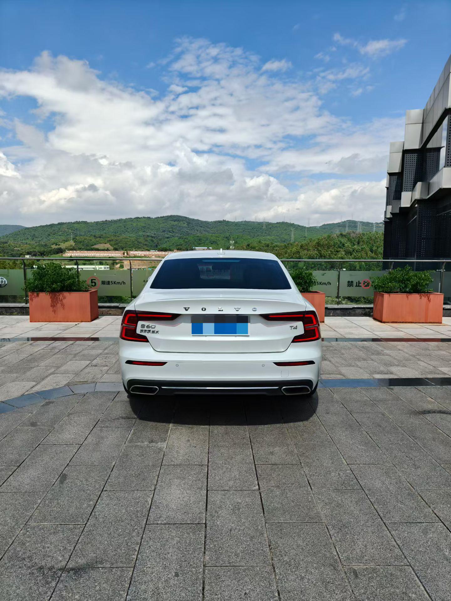 Volvo S60 2020 thumb 3