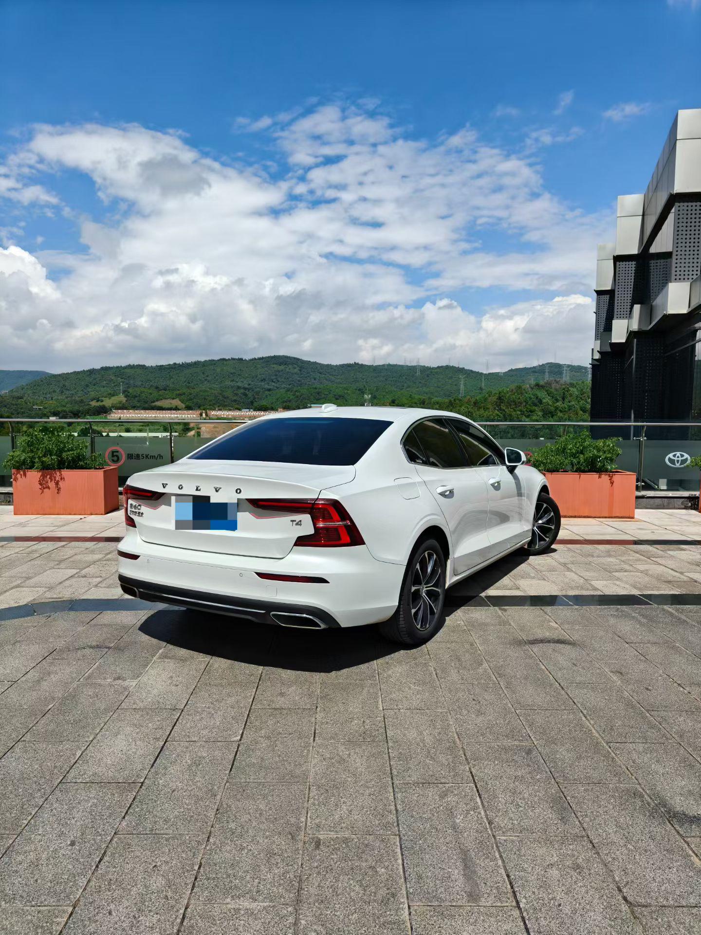 Volvo S60 2020 thumb 4