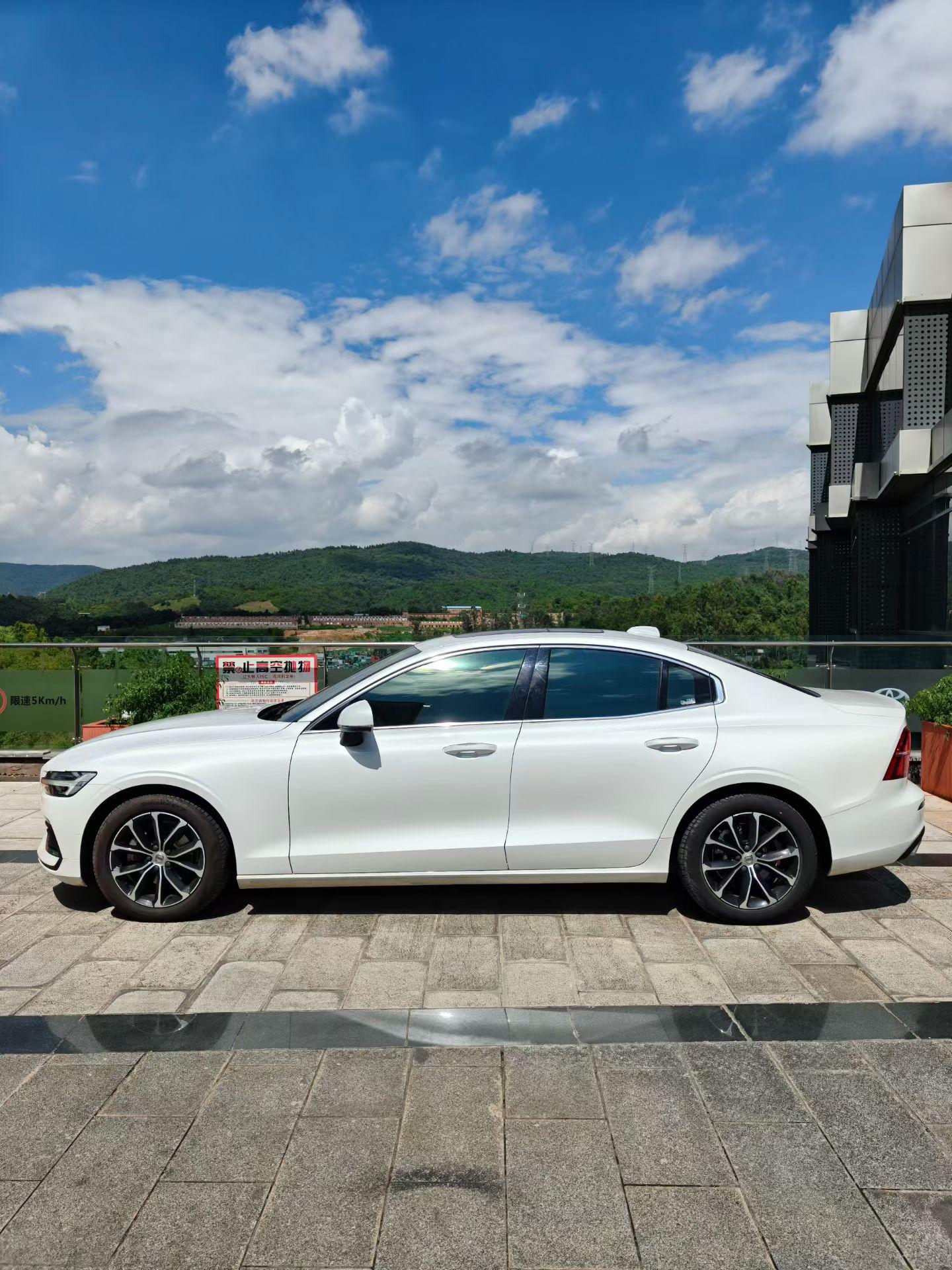 Volvo S60 2020 thumb 11