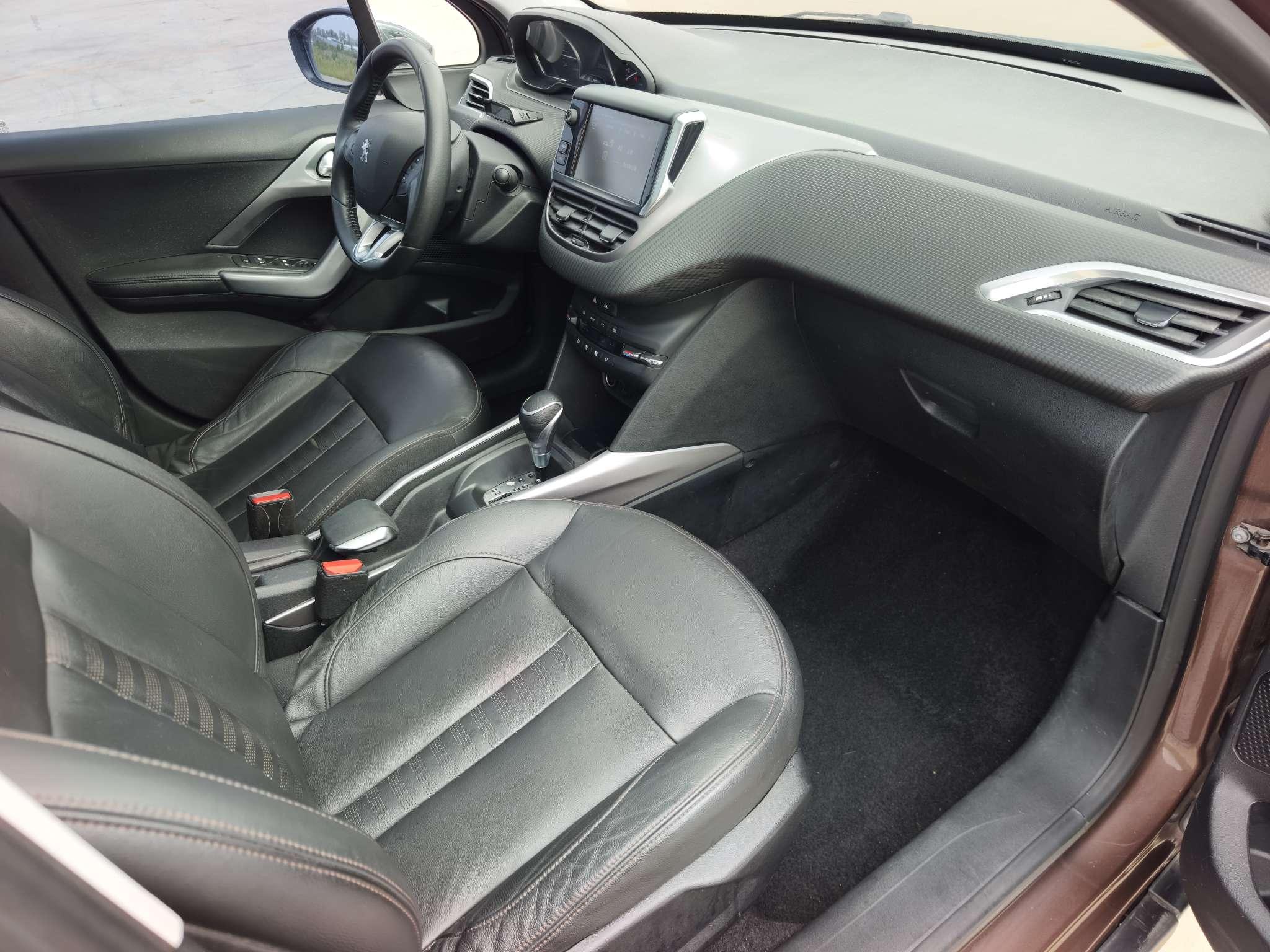 Peugeot 2008 2014 thumb 7