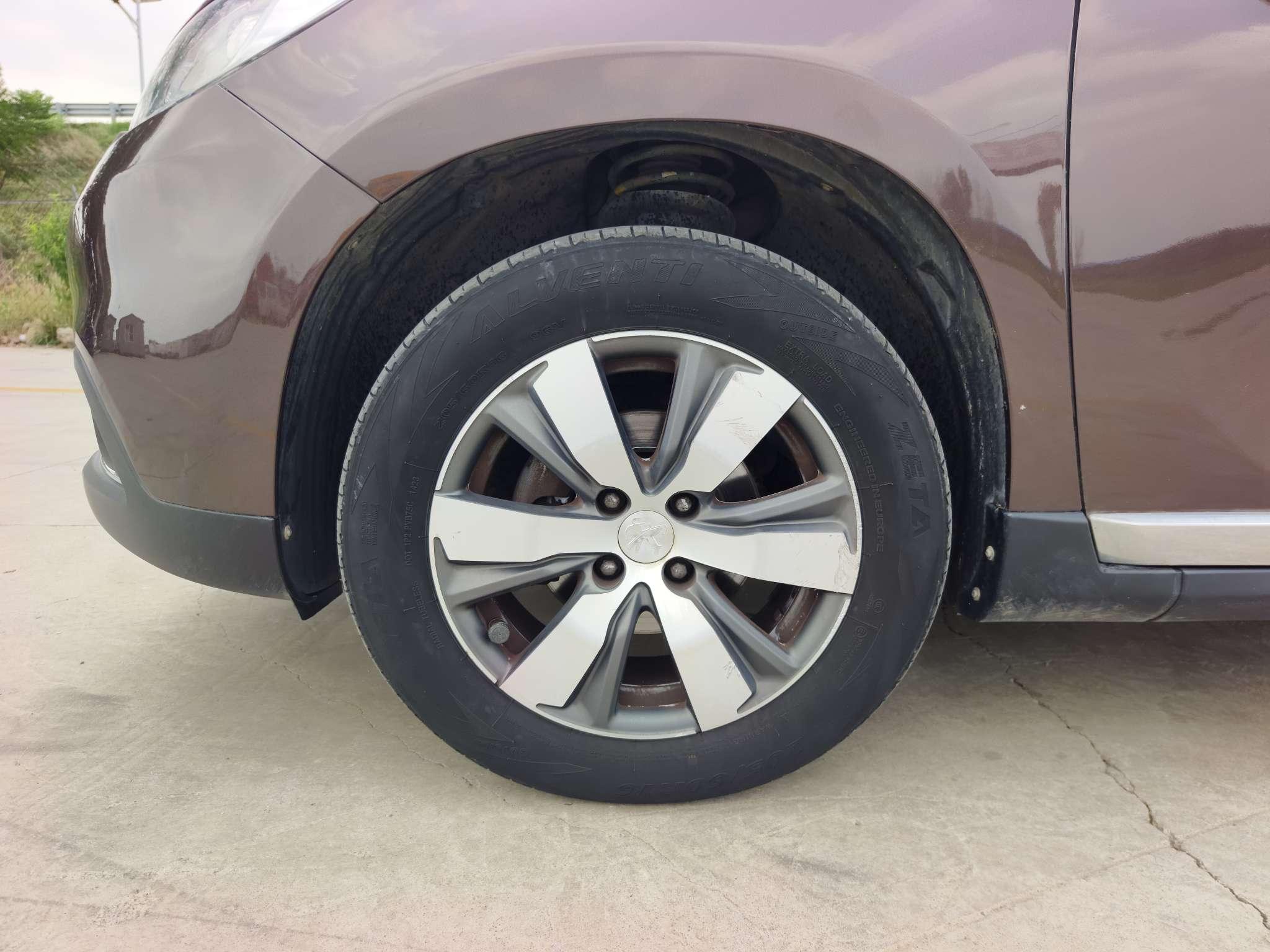 Peugeot 2008 2014 thumb 8