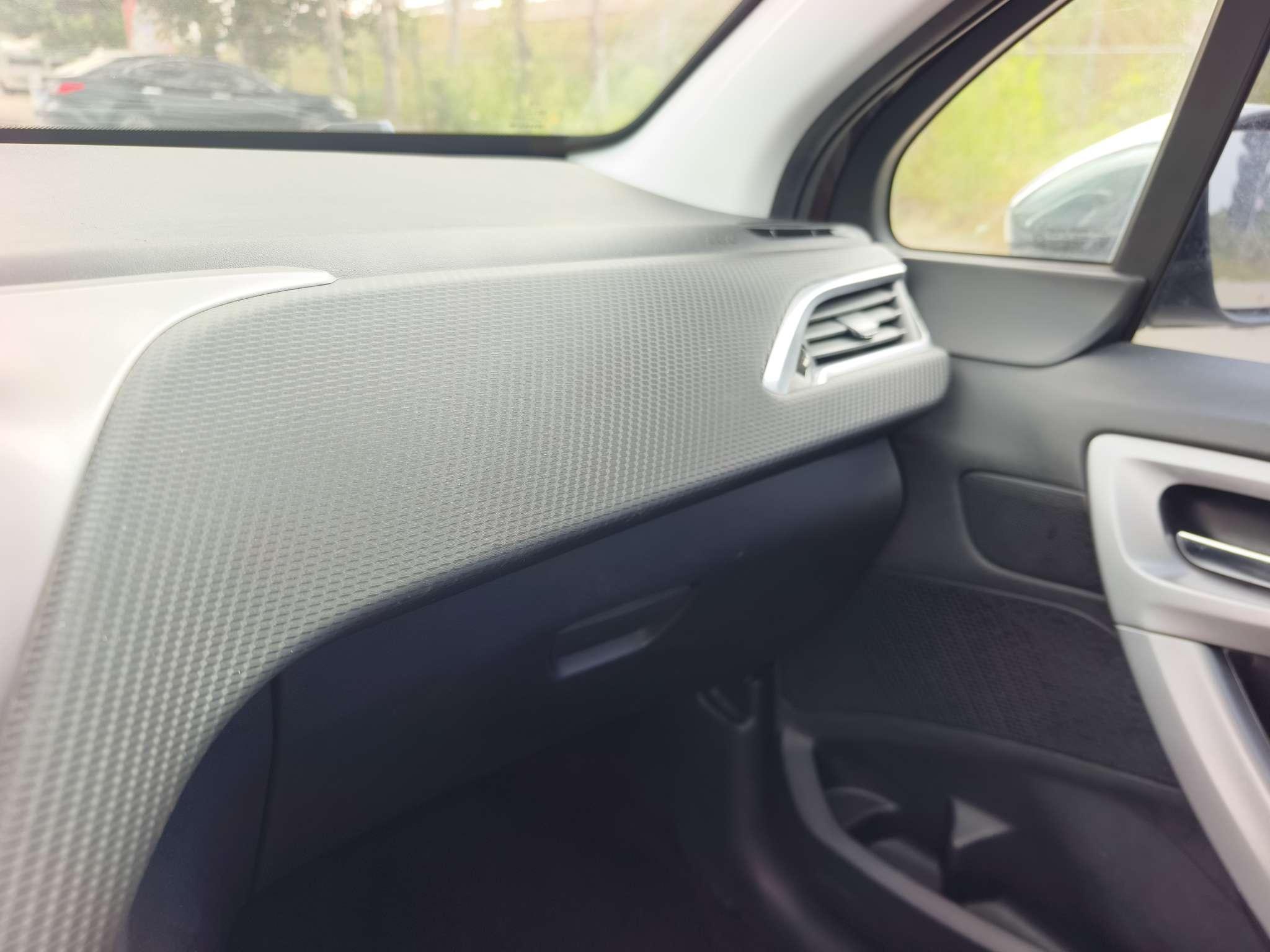 Peugeot 2008 2014 thumb 10