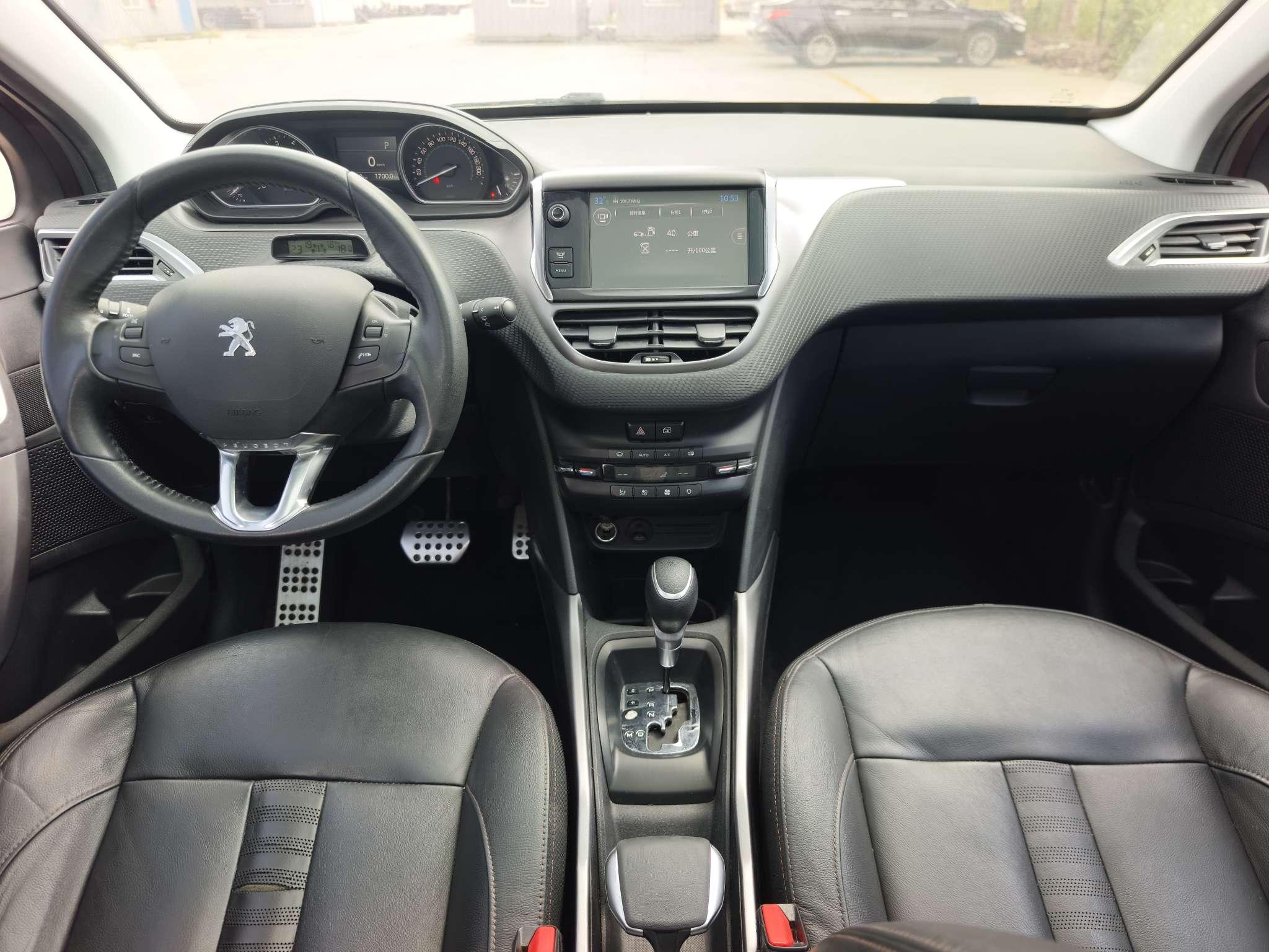 Peugeot 2008 2014 thumb 11