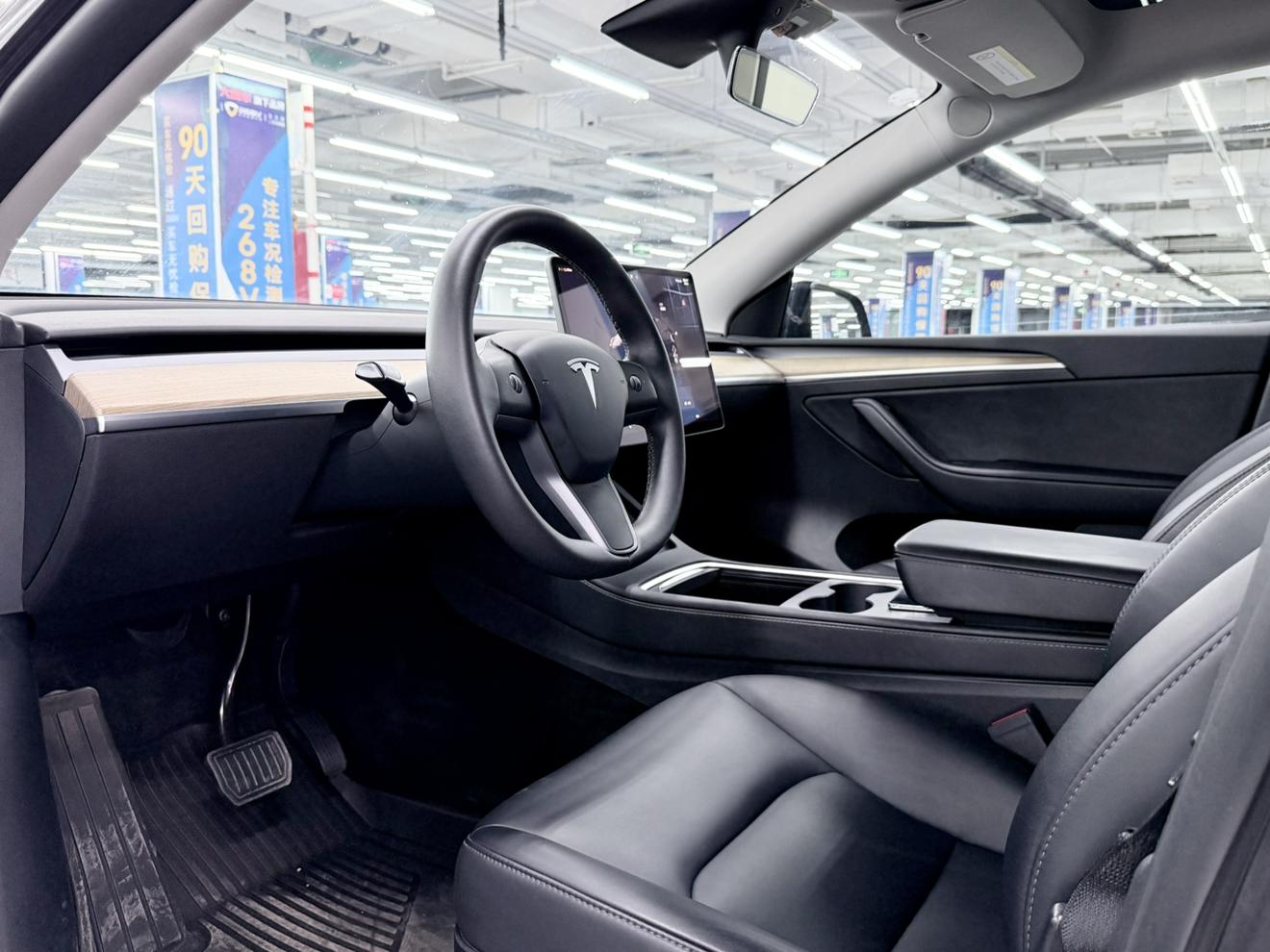 Tesla Model Y 2022 thumb 11