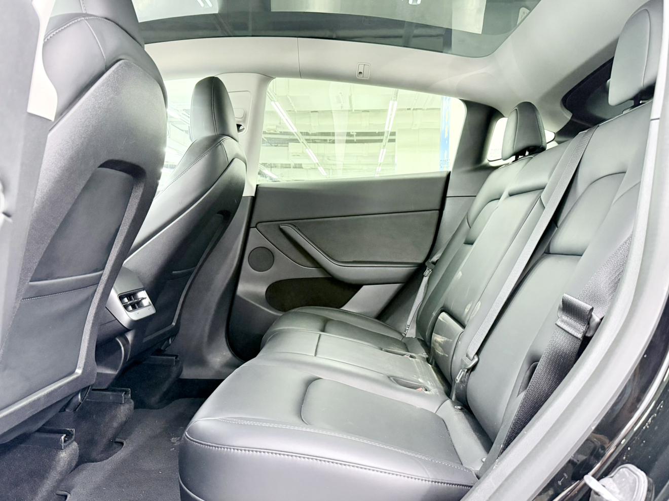 Tesla Model Y 2022 thumb 12