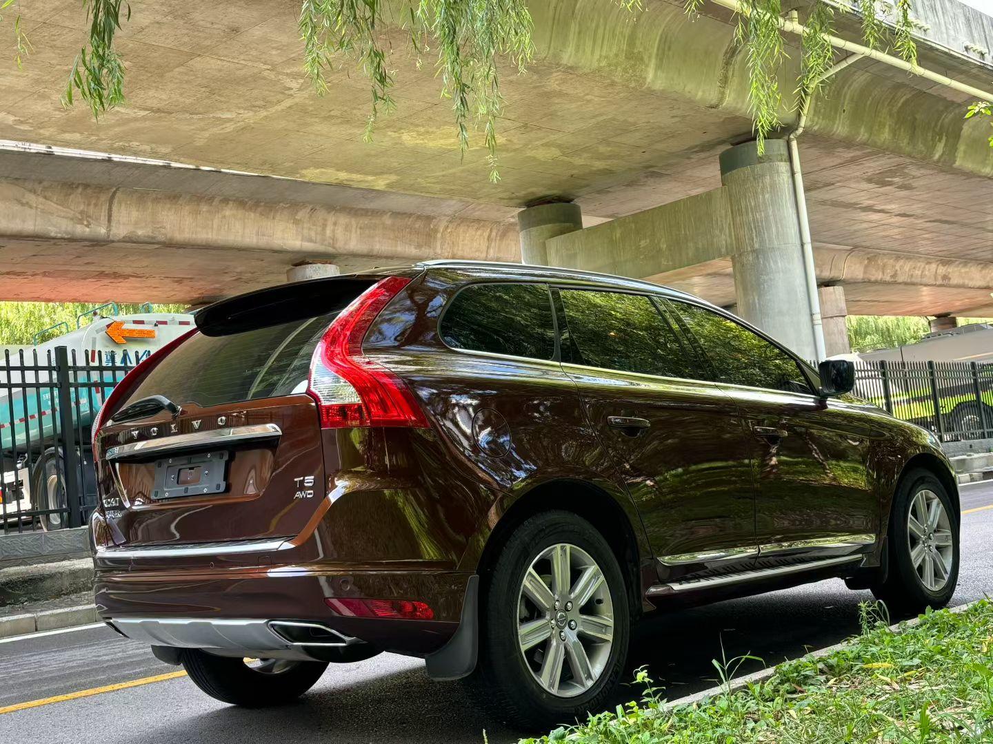 Volvo XC60 2015 thumb 4