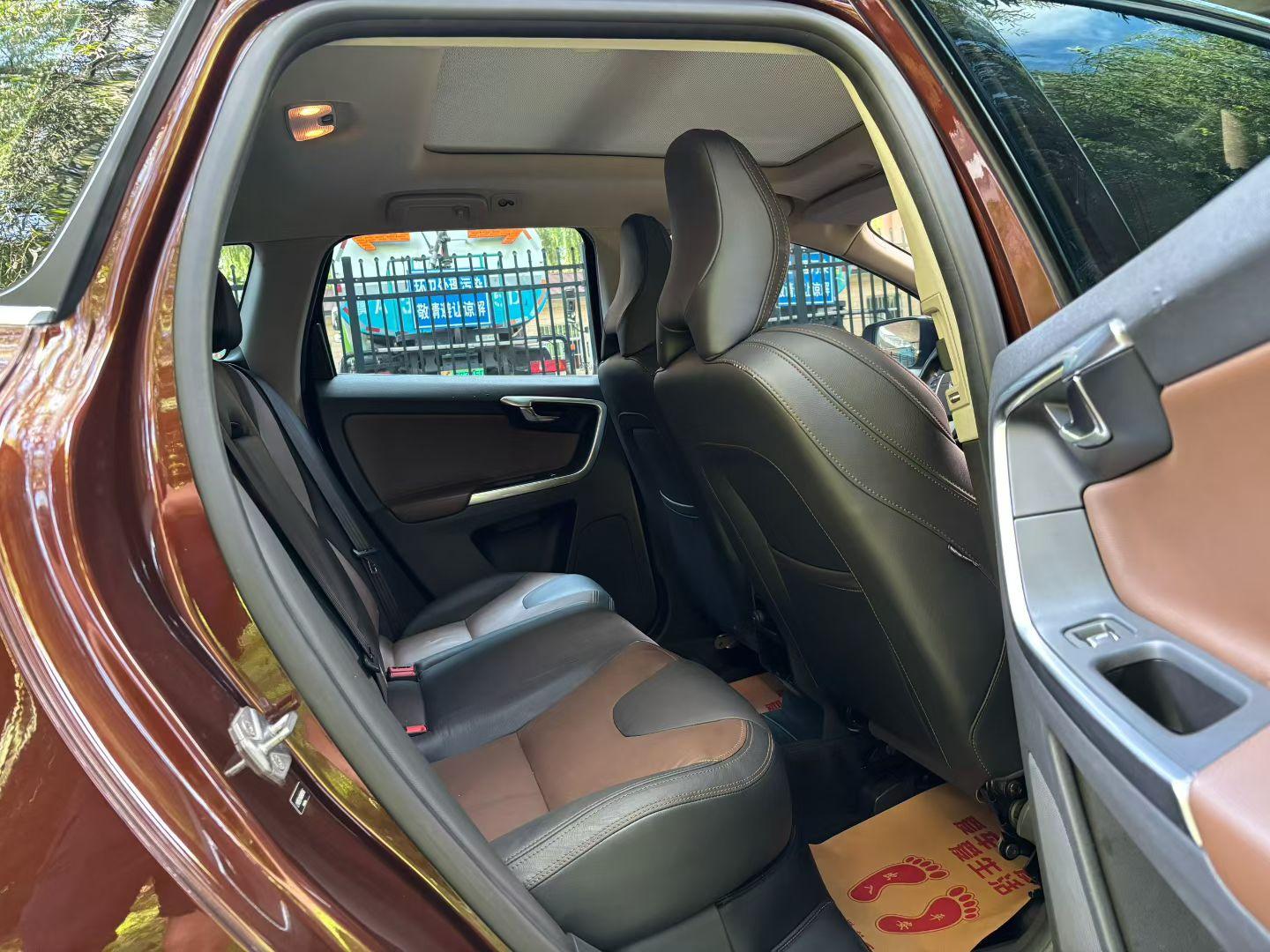 Volvo XC60 2015 thumb 7