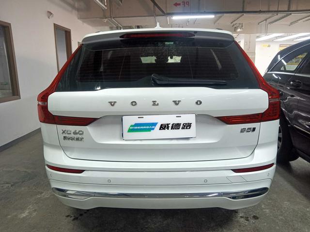 Volvo XC60 2022 thumb 2