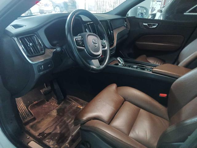 Volvo XC60 2022 thumb 4