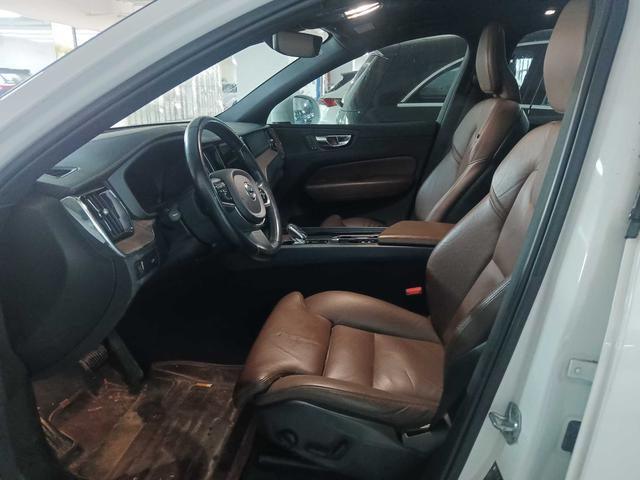 Volvo XC60 2022 thumb 6