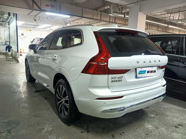 Volvo XC60 2022 thumb 10