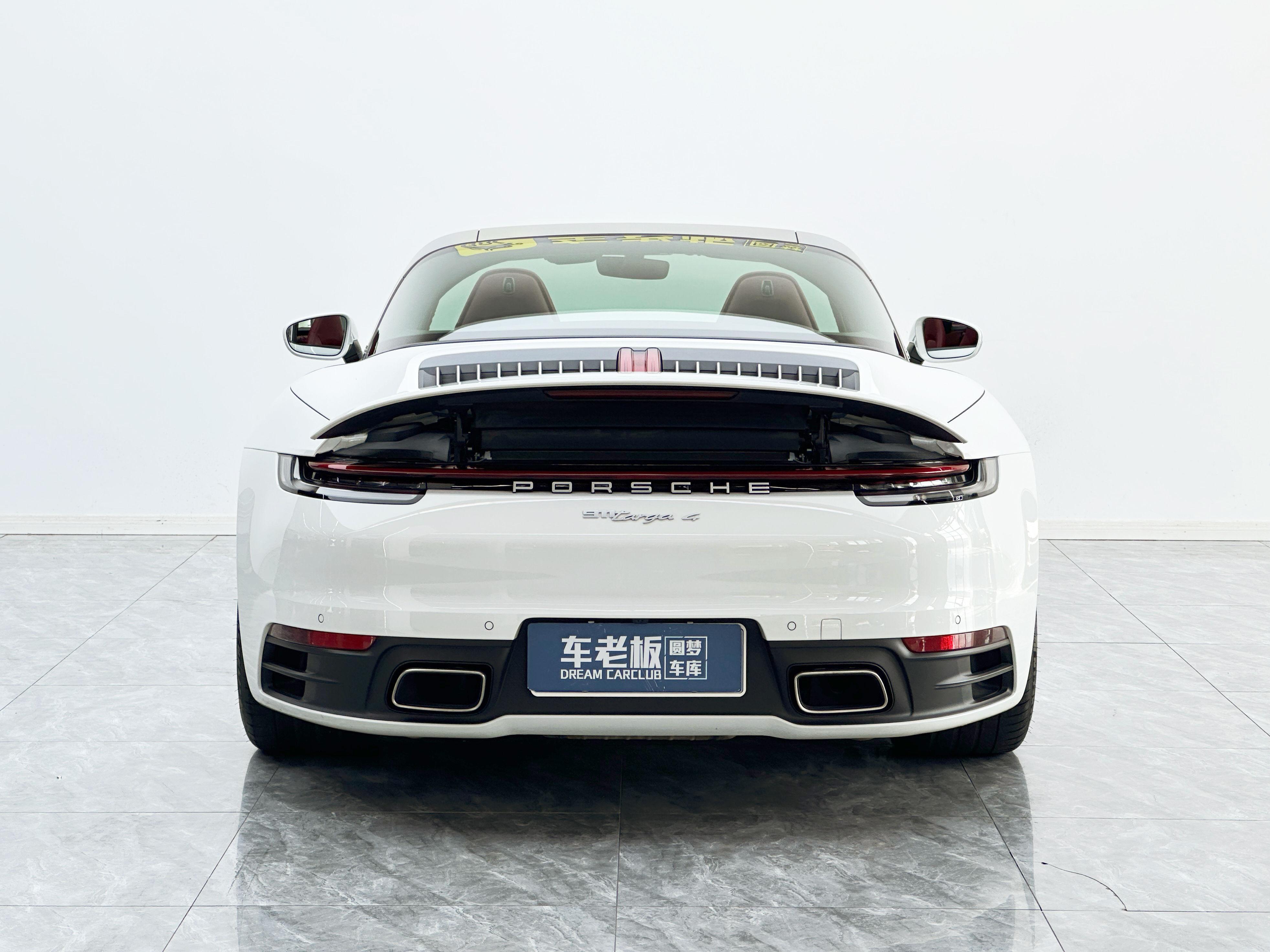 Porsche 911 2022 thumb 3