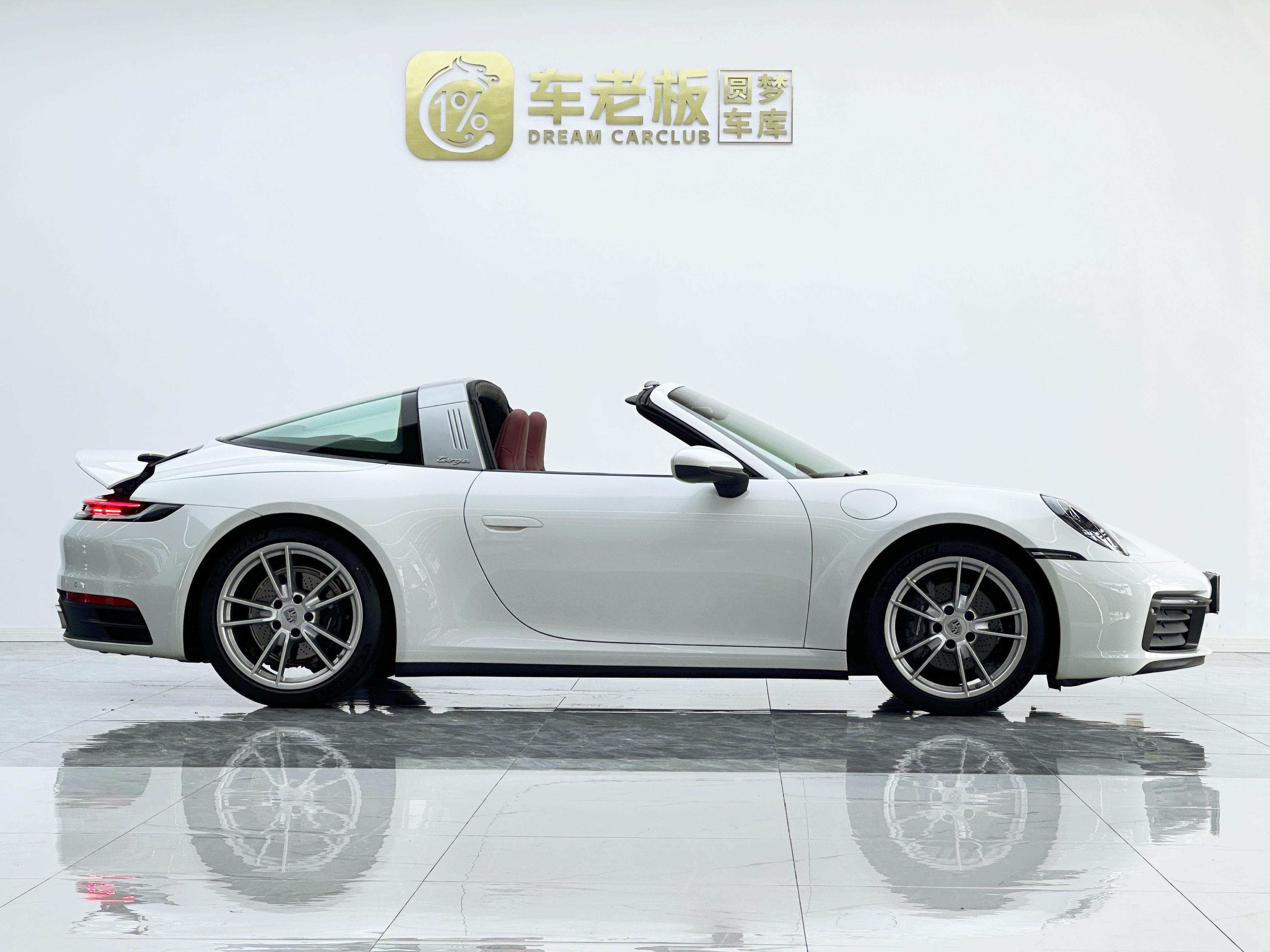 Porsche 911 2022 thumb 5