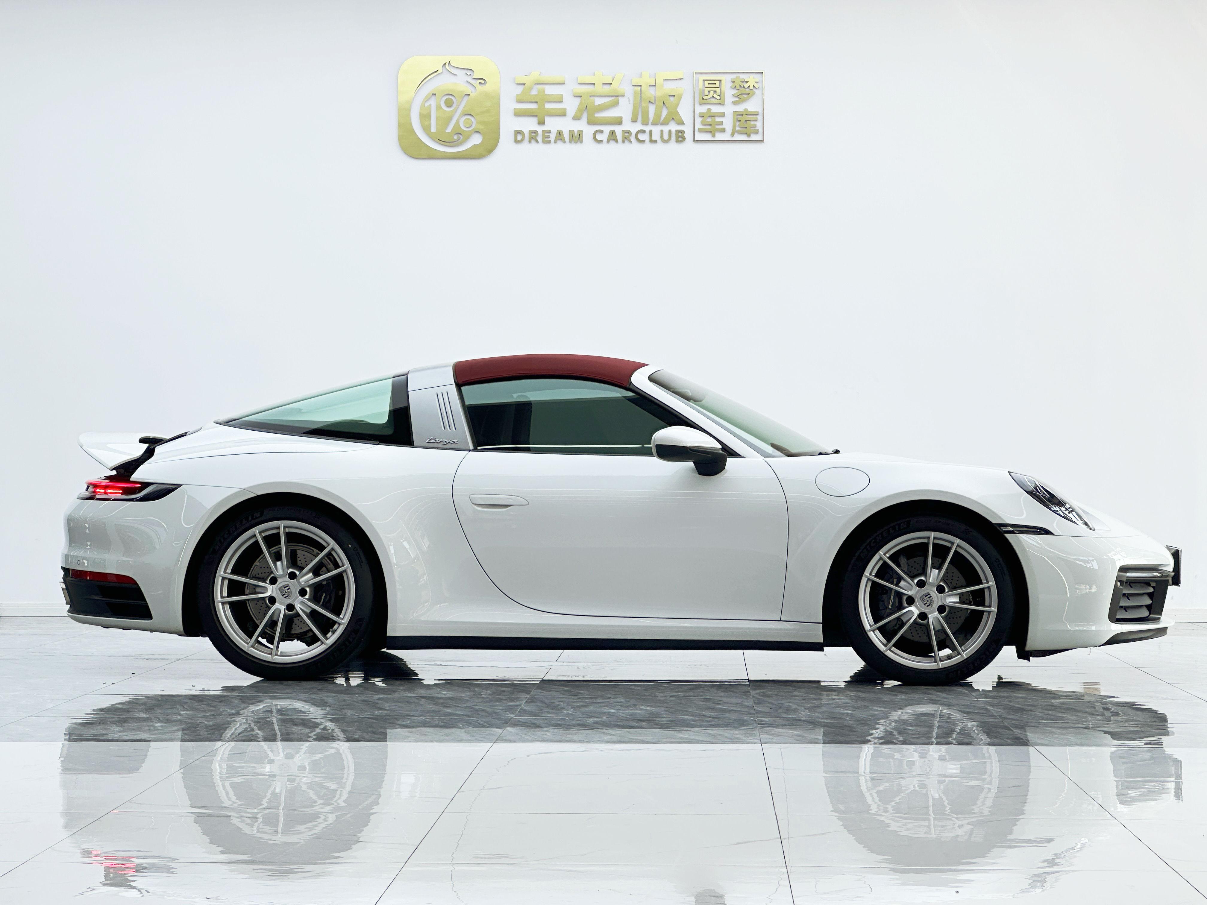 Porsche 911 2022 thumb 7