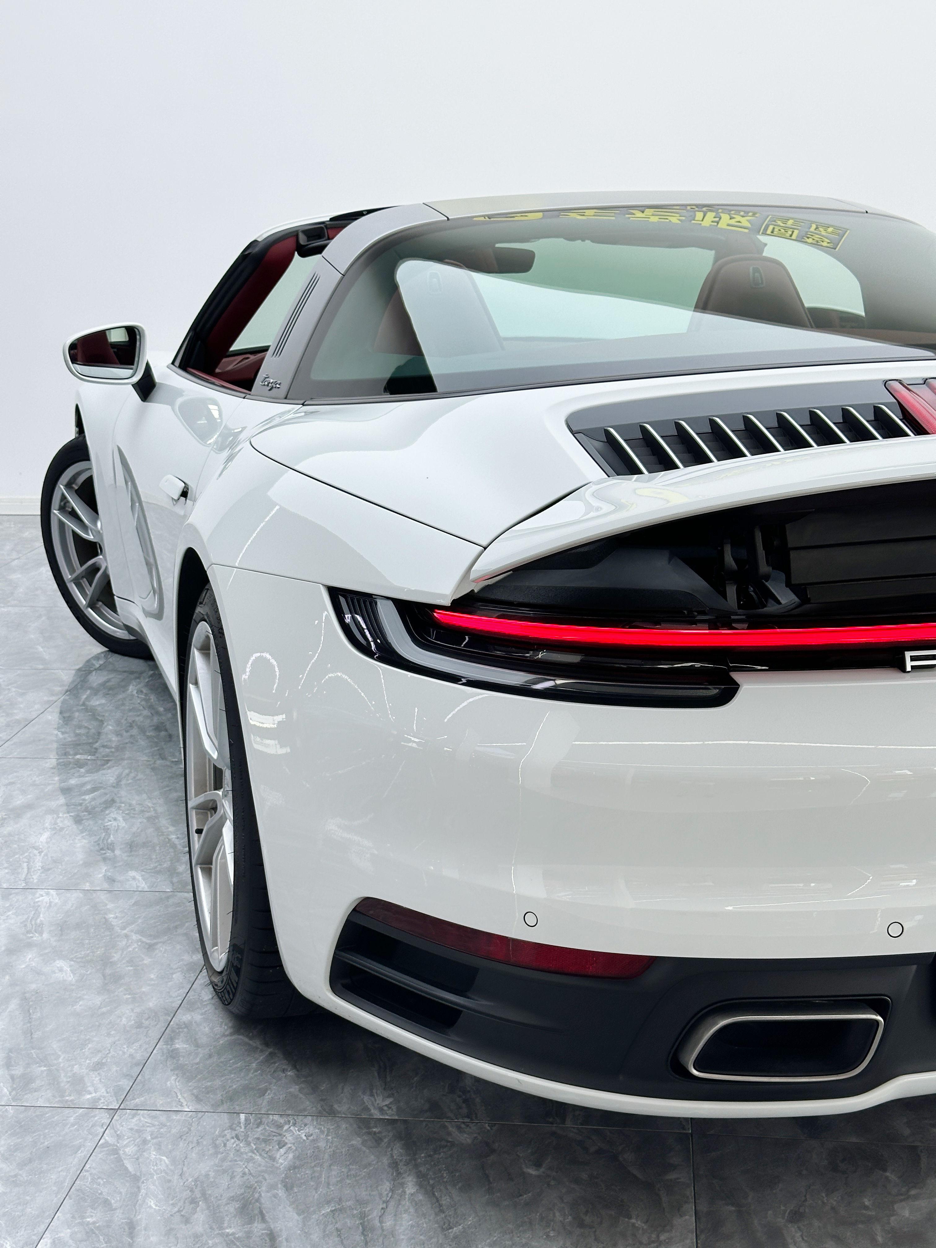 Porsche 911 2022 thumb 9