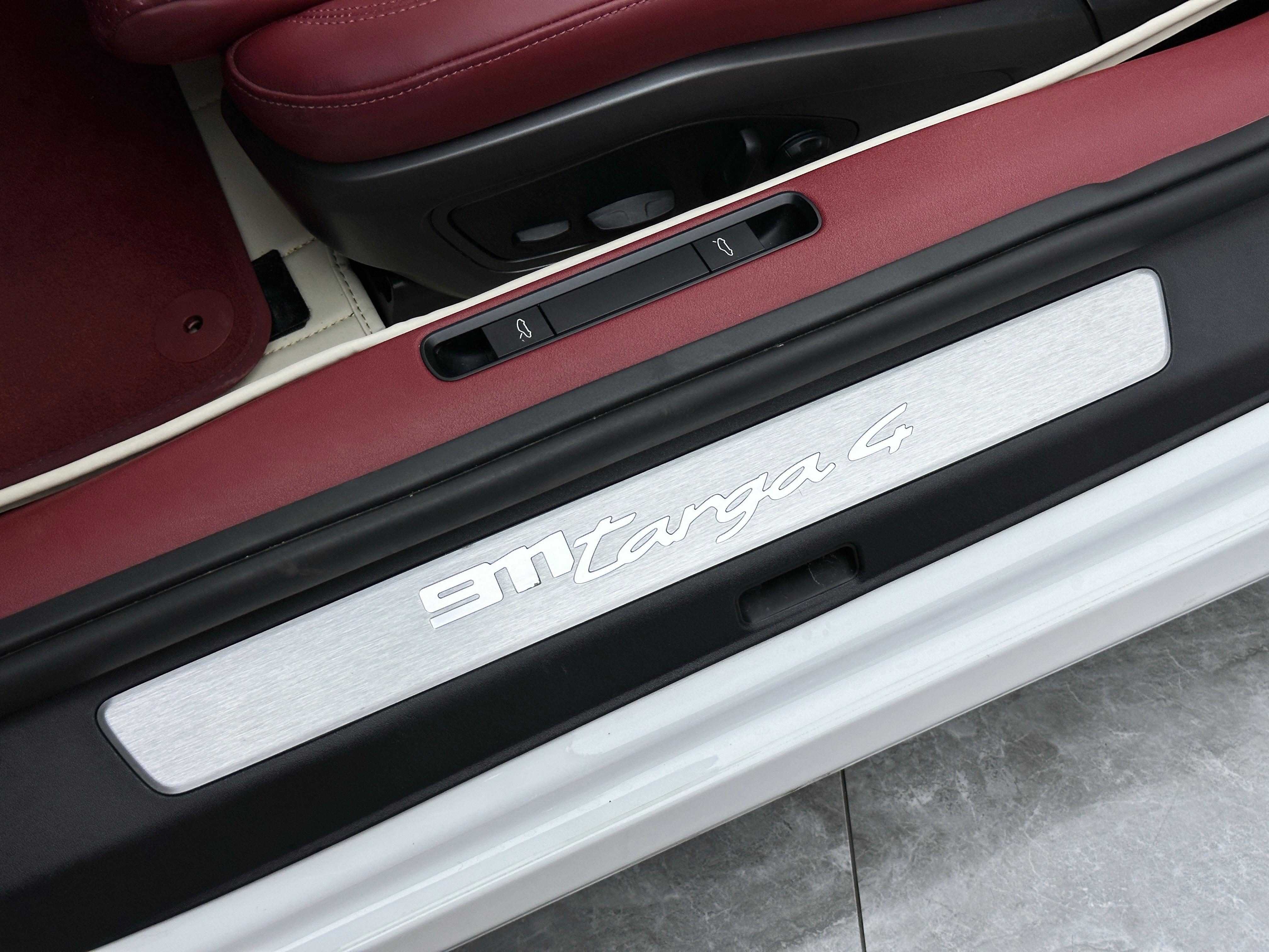 Porsche 911 2022 thumb 12