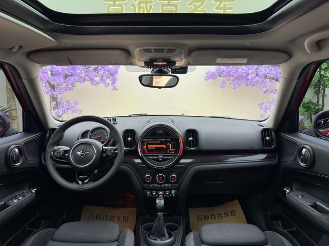 Mini Countryman 2018 thumb 8
