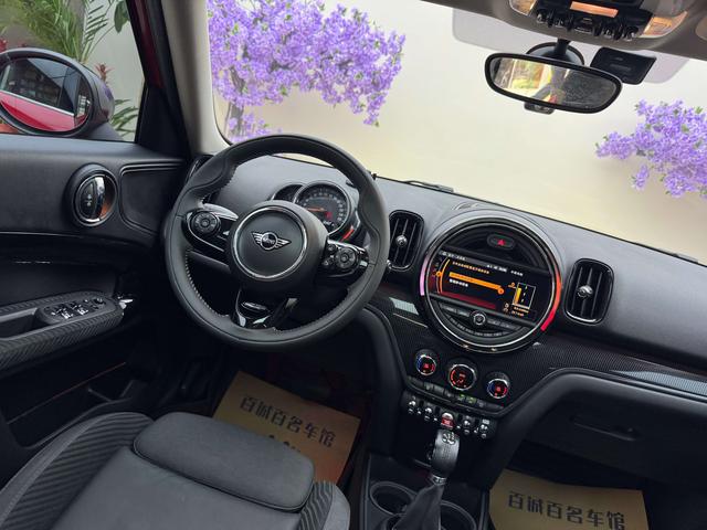 Mini Countryman 2018 thumb 10