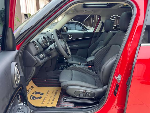 Mini Countryman 2018 thumb 12