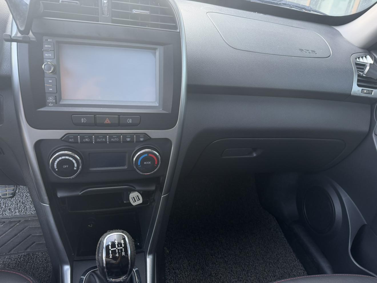 Chery Tiggo 3 2015 thumb 5