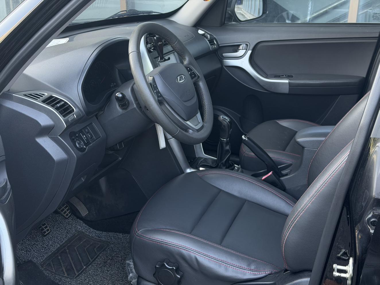 Chery Tiggo 3 2015 thumb 10