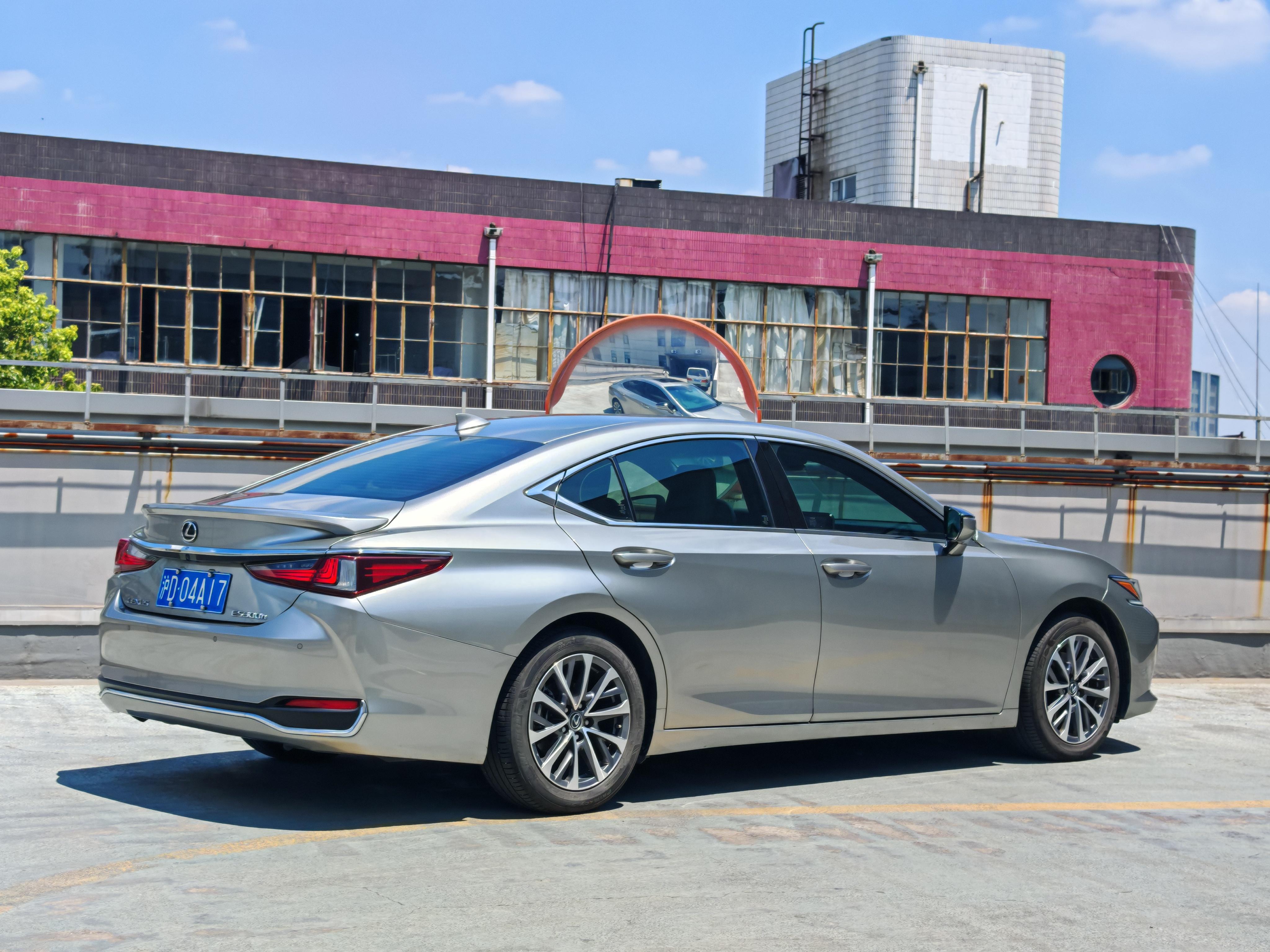 Lexus ES 2022 thumb 3