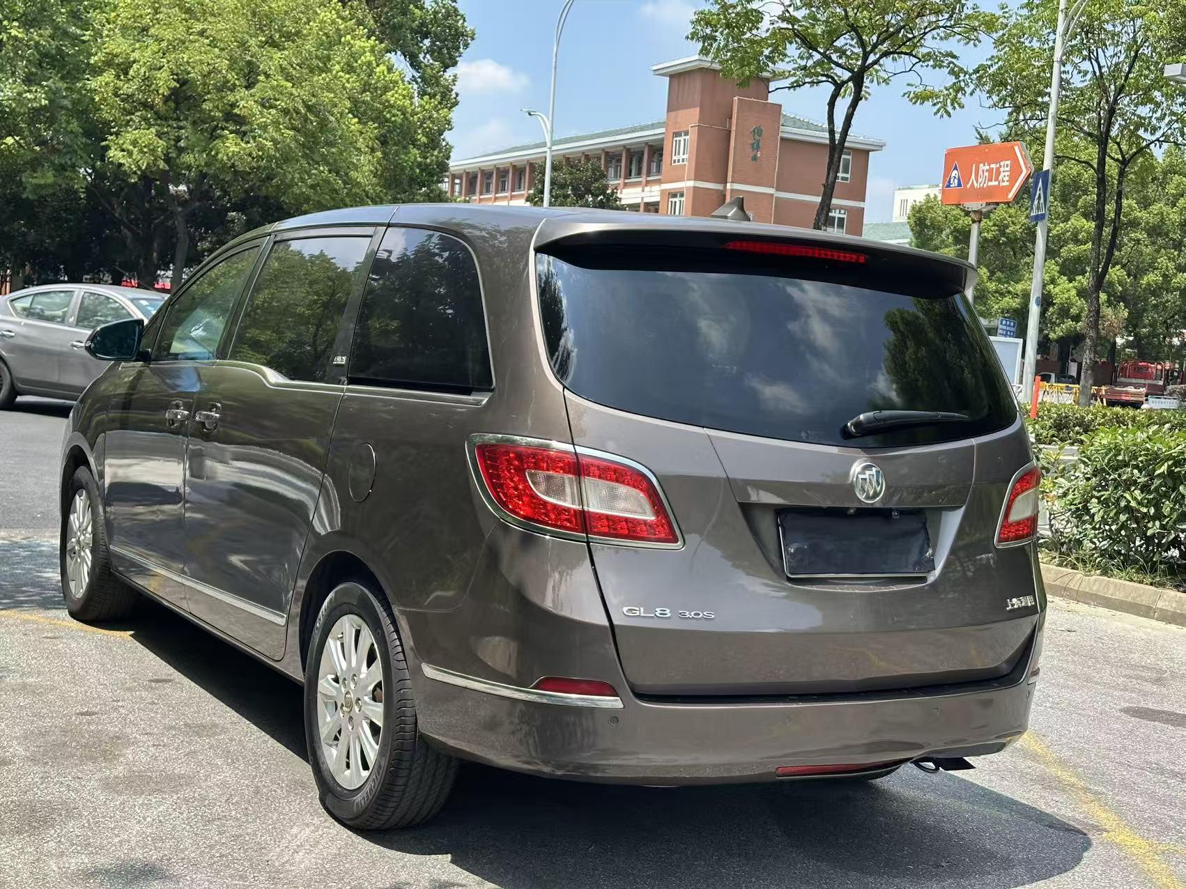Buick GL8 2013 thumb 2