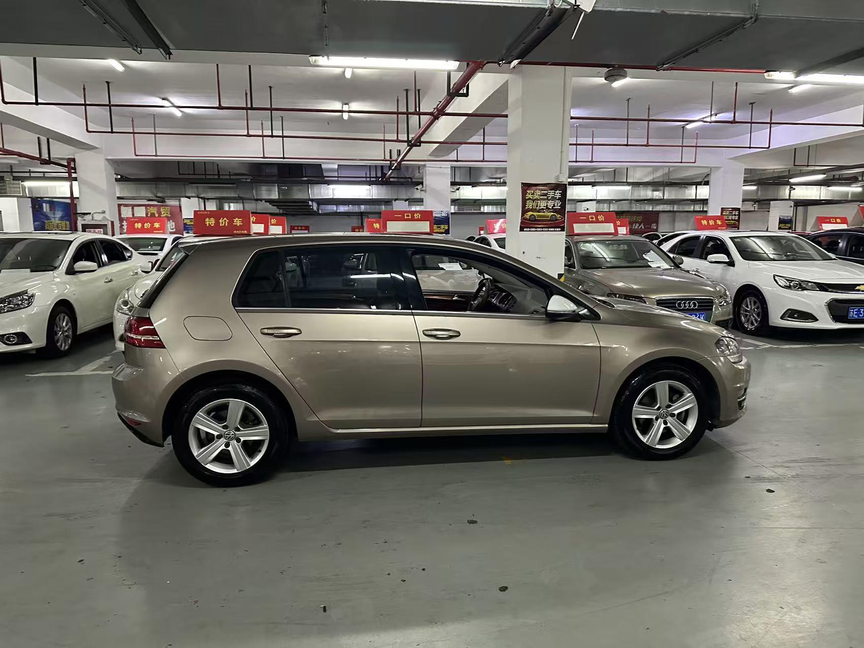 Volkswagen Golf Sportsvan 2016 thumb 5