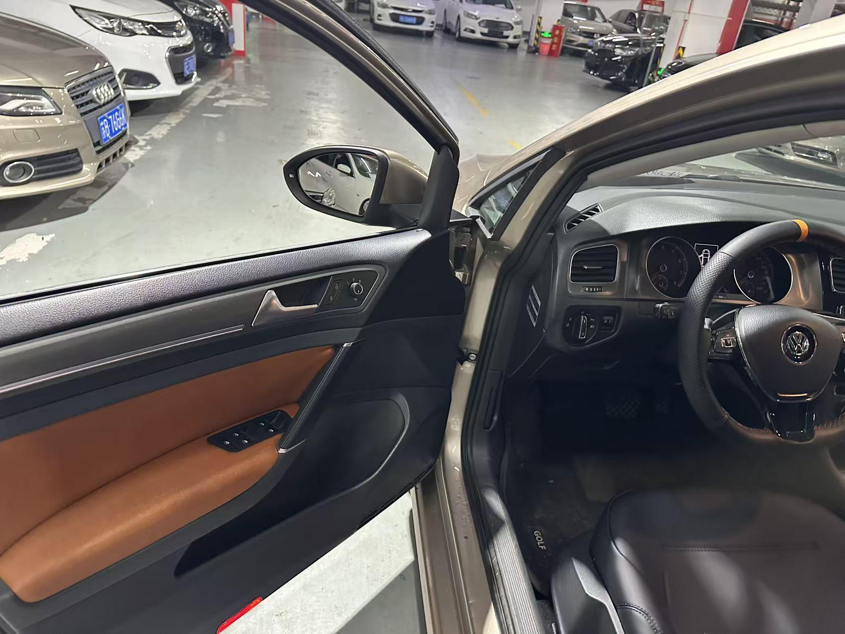 Volkswagen Golf Sportsvan 2016 thumb 11