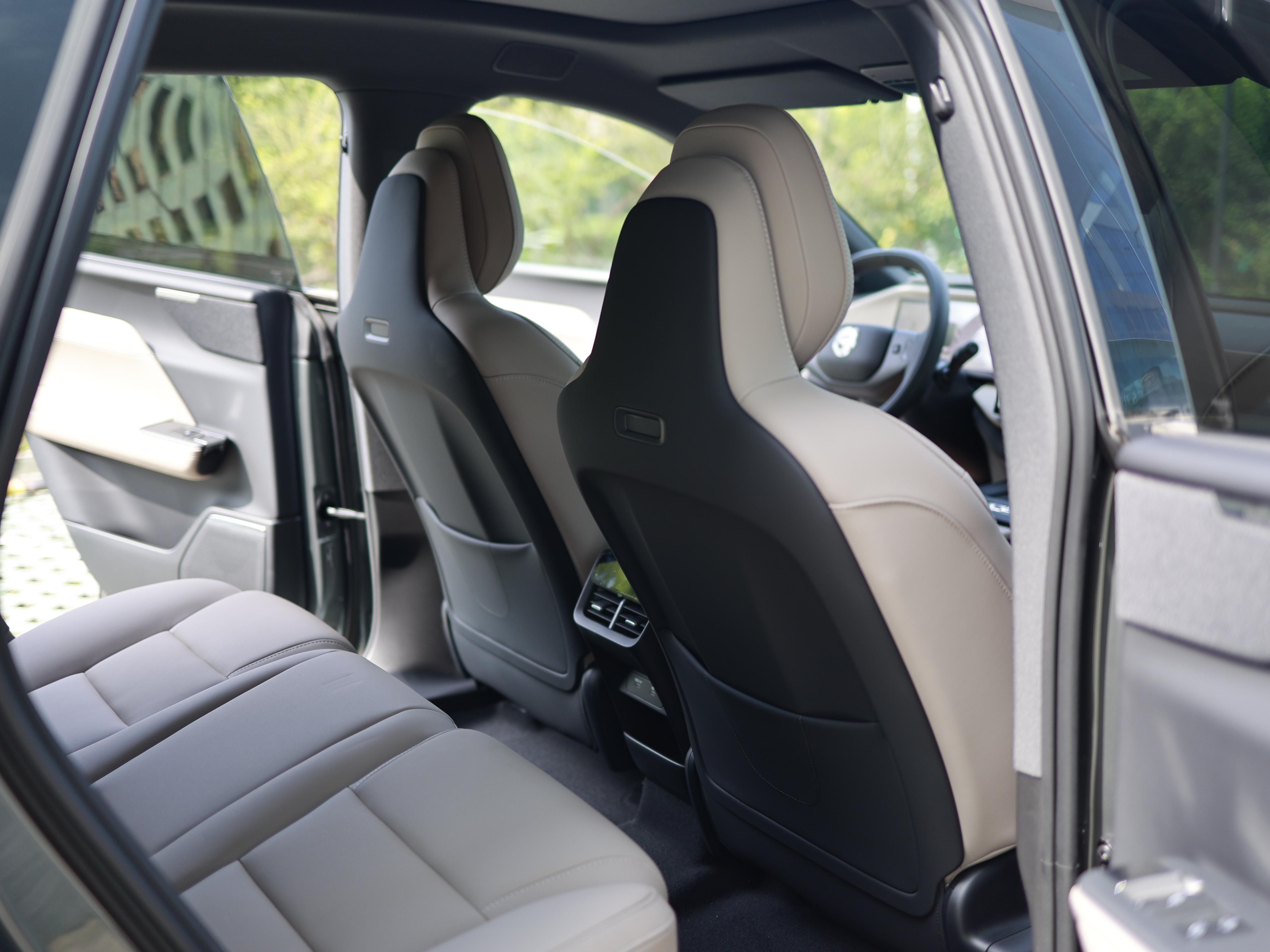 Volvo XC70 2026 thumb 12