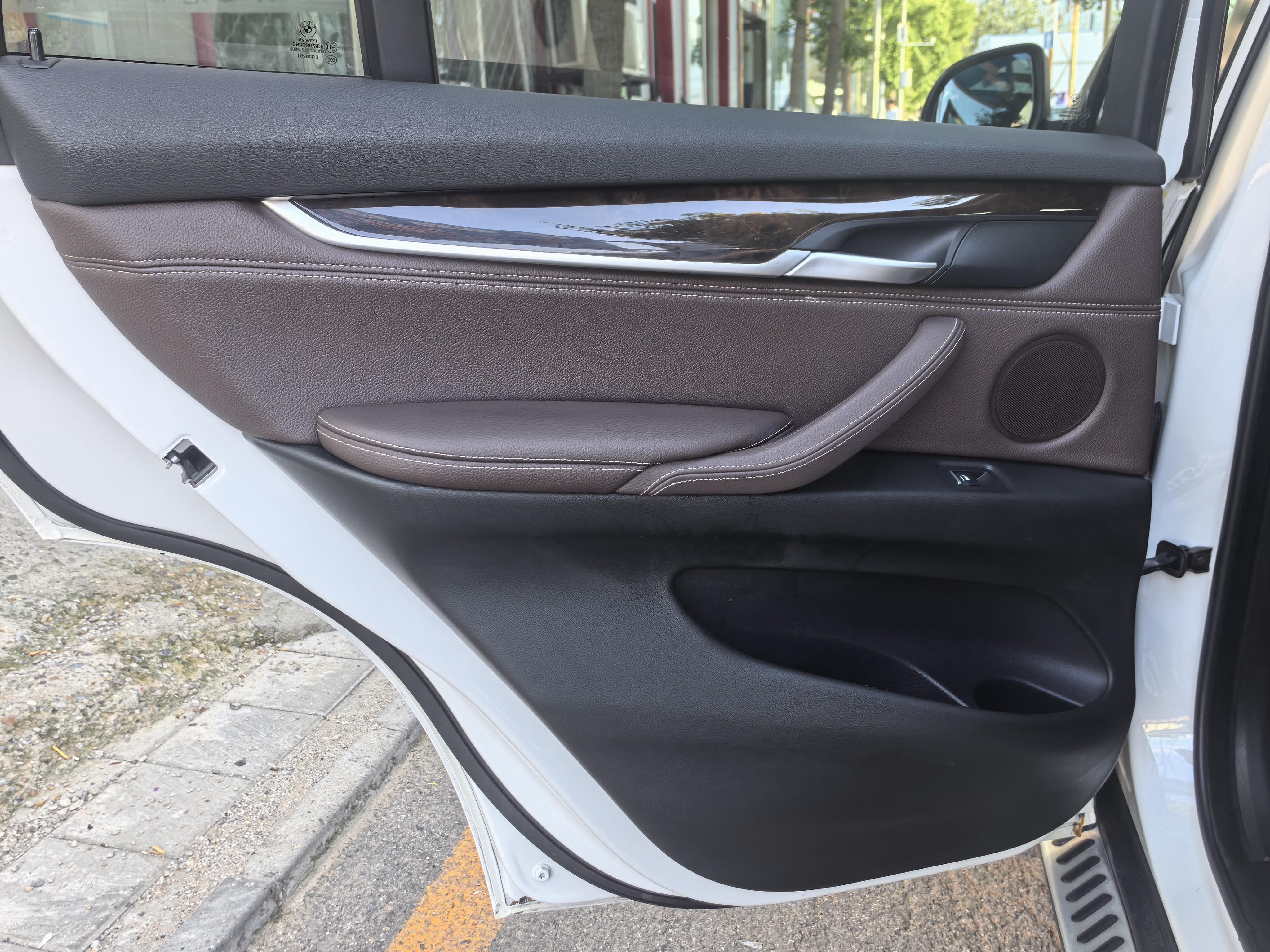 BMW X5 2014 thumb 10