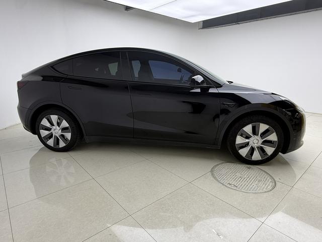 Tesla Model Y 2022 thumb 6