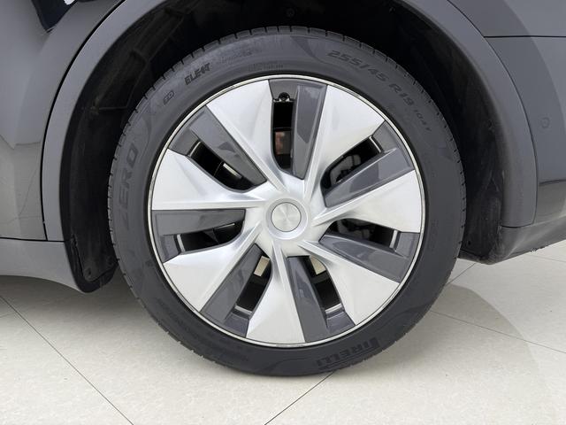Tesla Model Y 2022 thumb 7